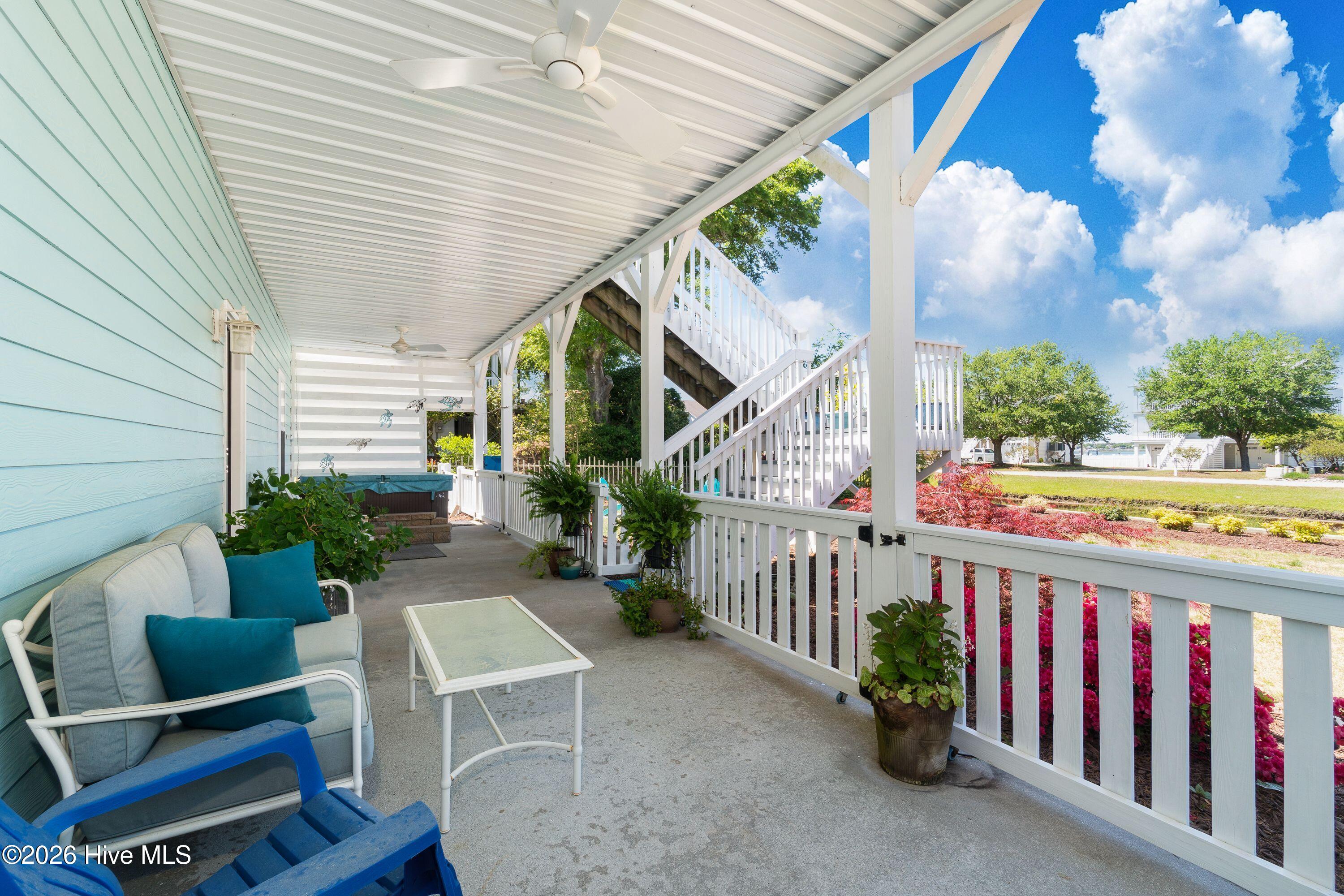 330 Cape Lookout Loop Property Photo 15