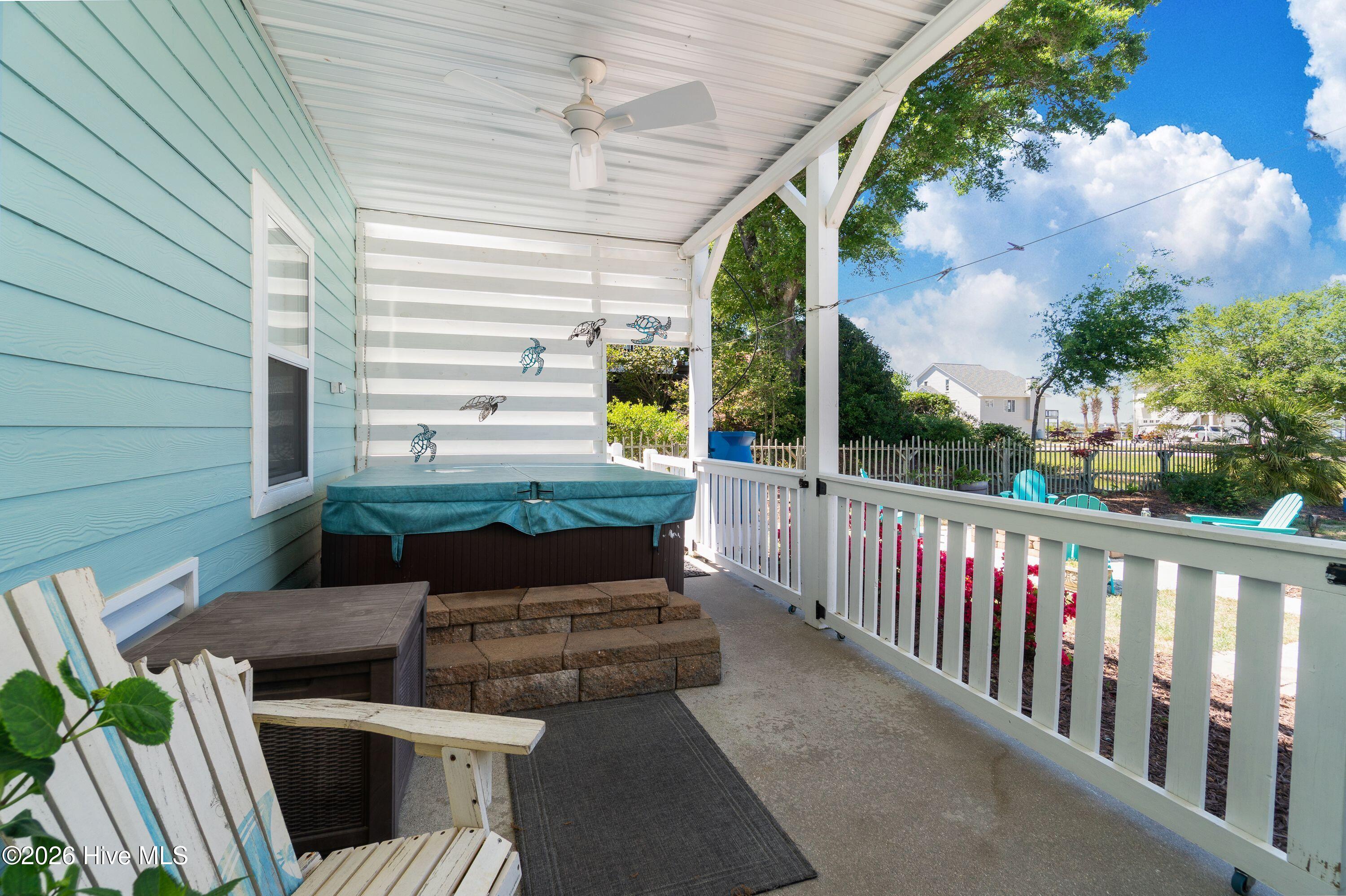 330 Cape Lookout Loop Property Photo 16