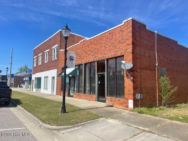 105 E Broad Street Property Photo 1