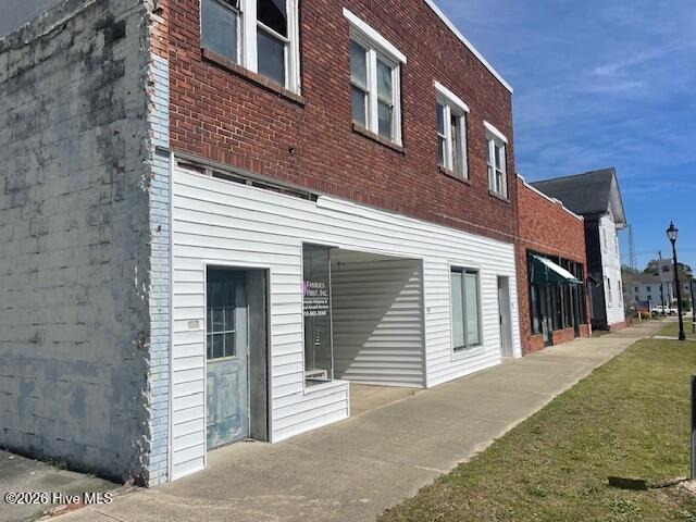 105 E Broad Street Property Photo 2