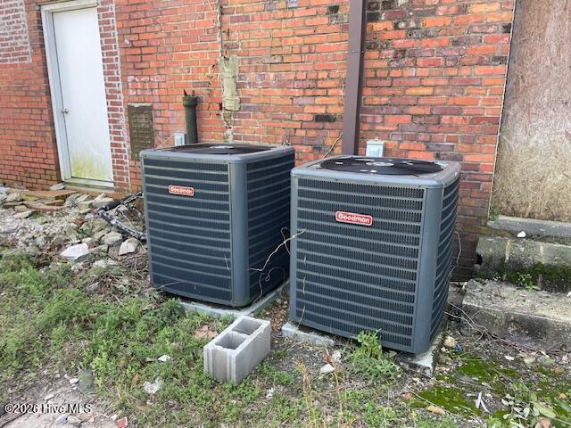 105 E Broad Street Property Photo 4