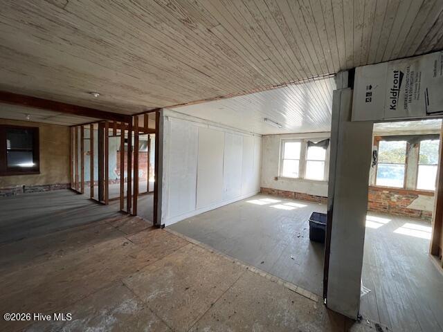 105 E Broad Street Property Photo 22