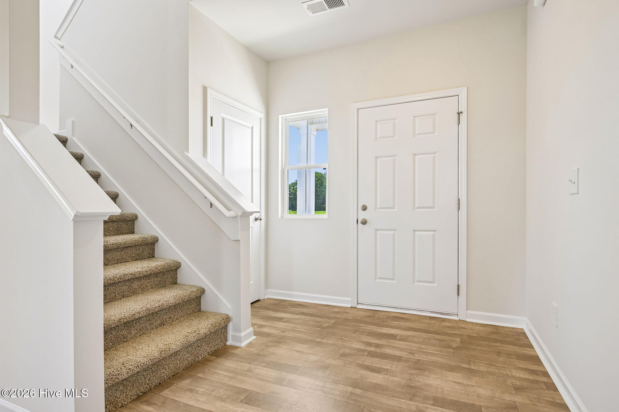 401 Piper Pointe Drive Property Photo 8