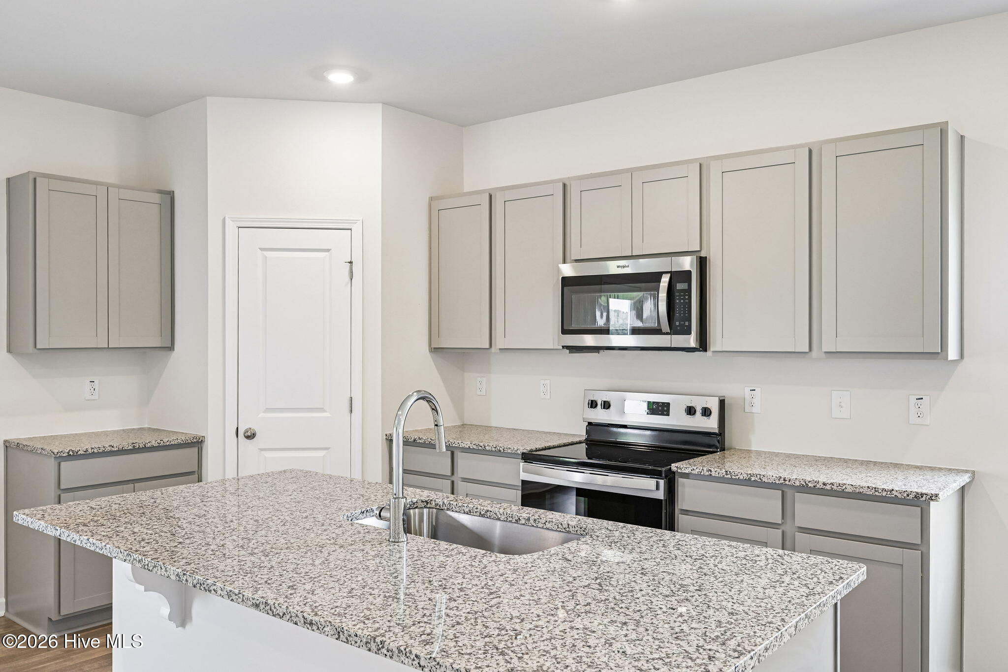 401 Piper Pointe Drive Property Photo 19