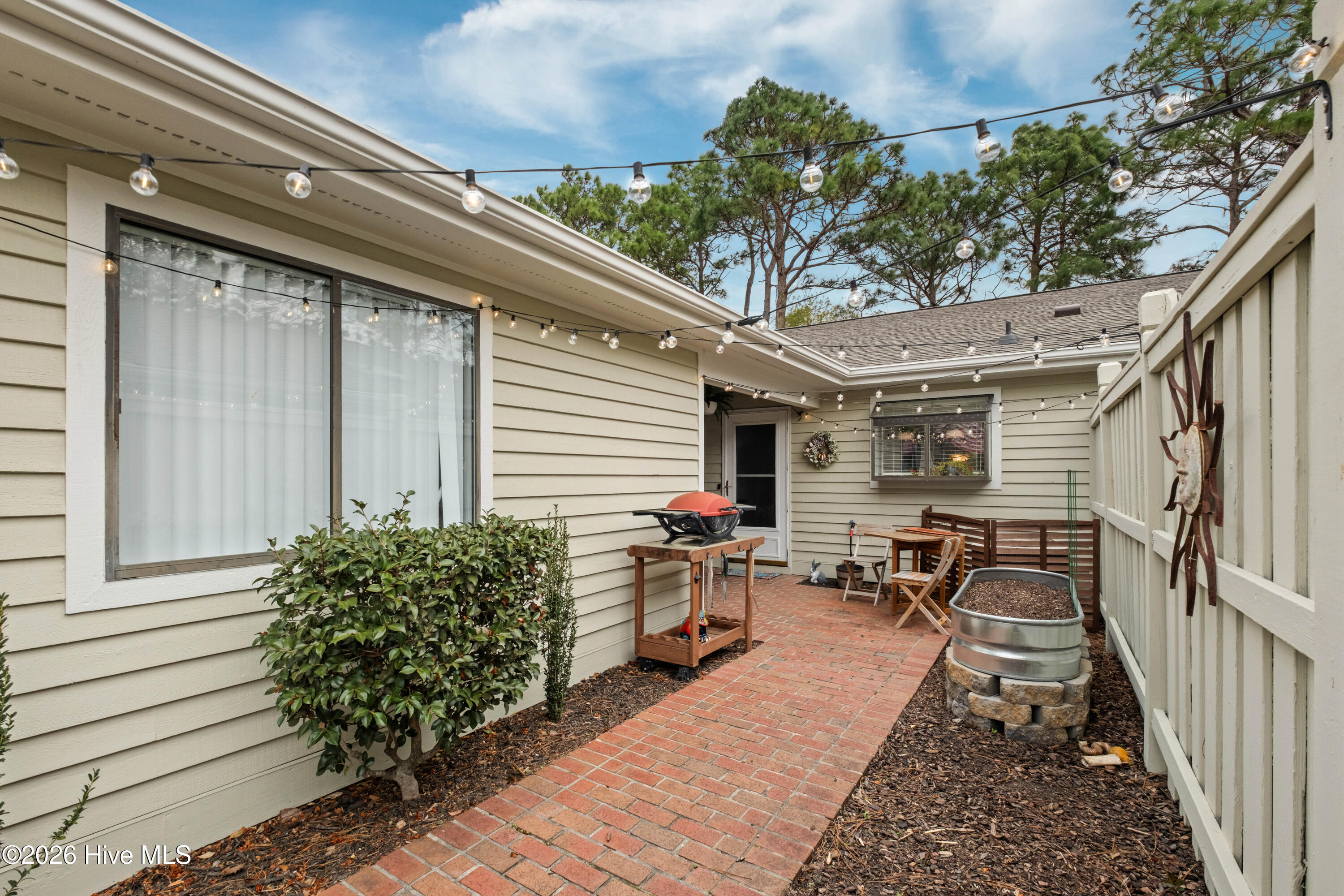 211 Inland Greens Circle Property Photo 4