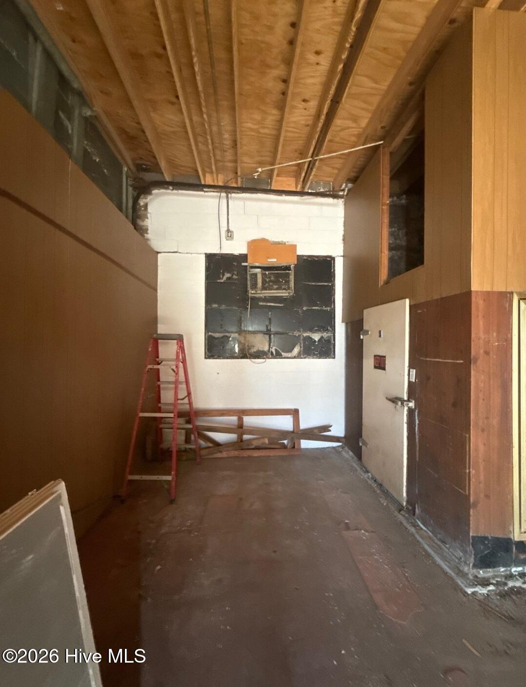 414 S John Street Property Photo 10