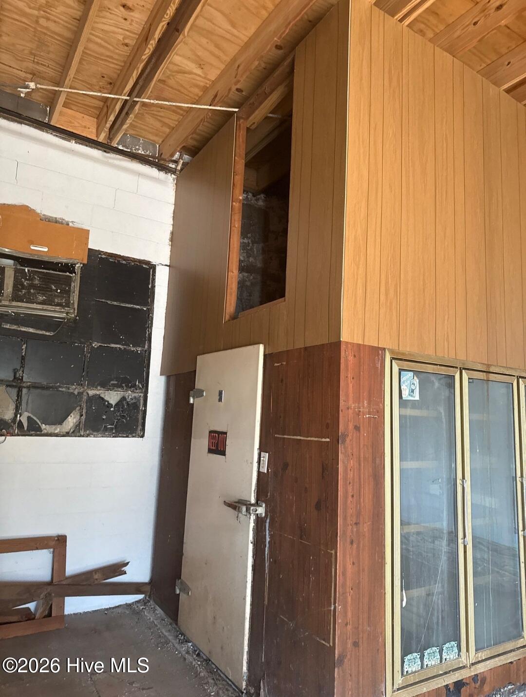 414 S John Street Property Photo 11