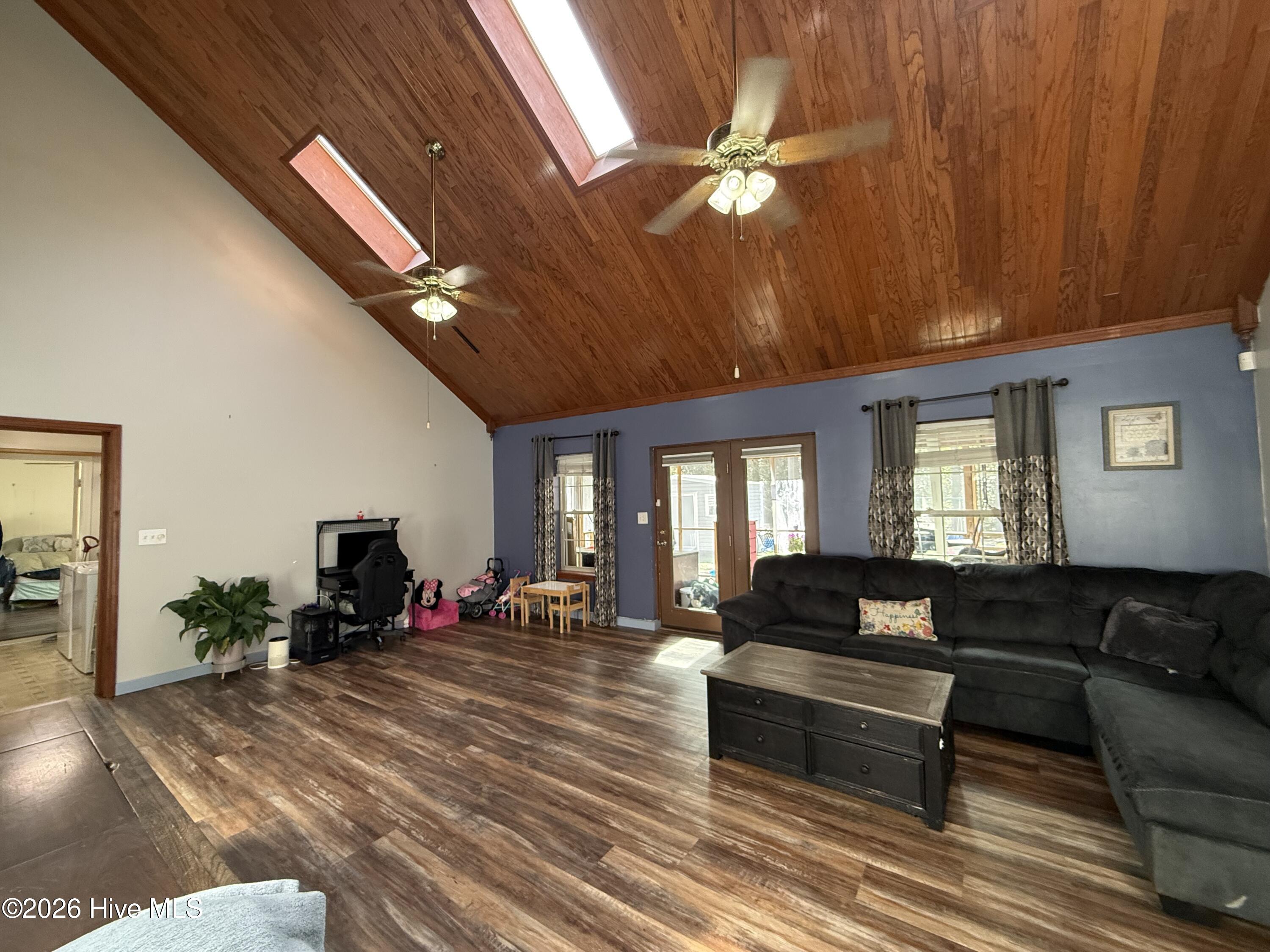 12221 Evergreen Lane Property Photo 10