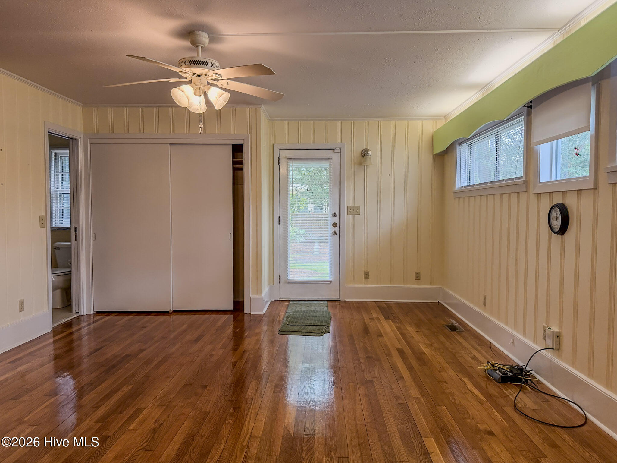 507 W 20th Street Property Photo 25
