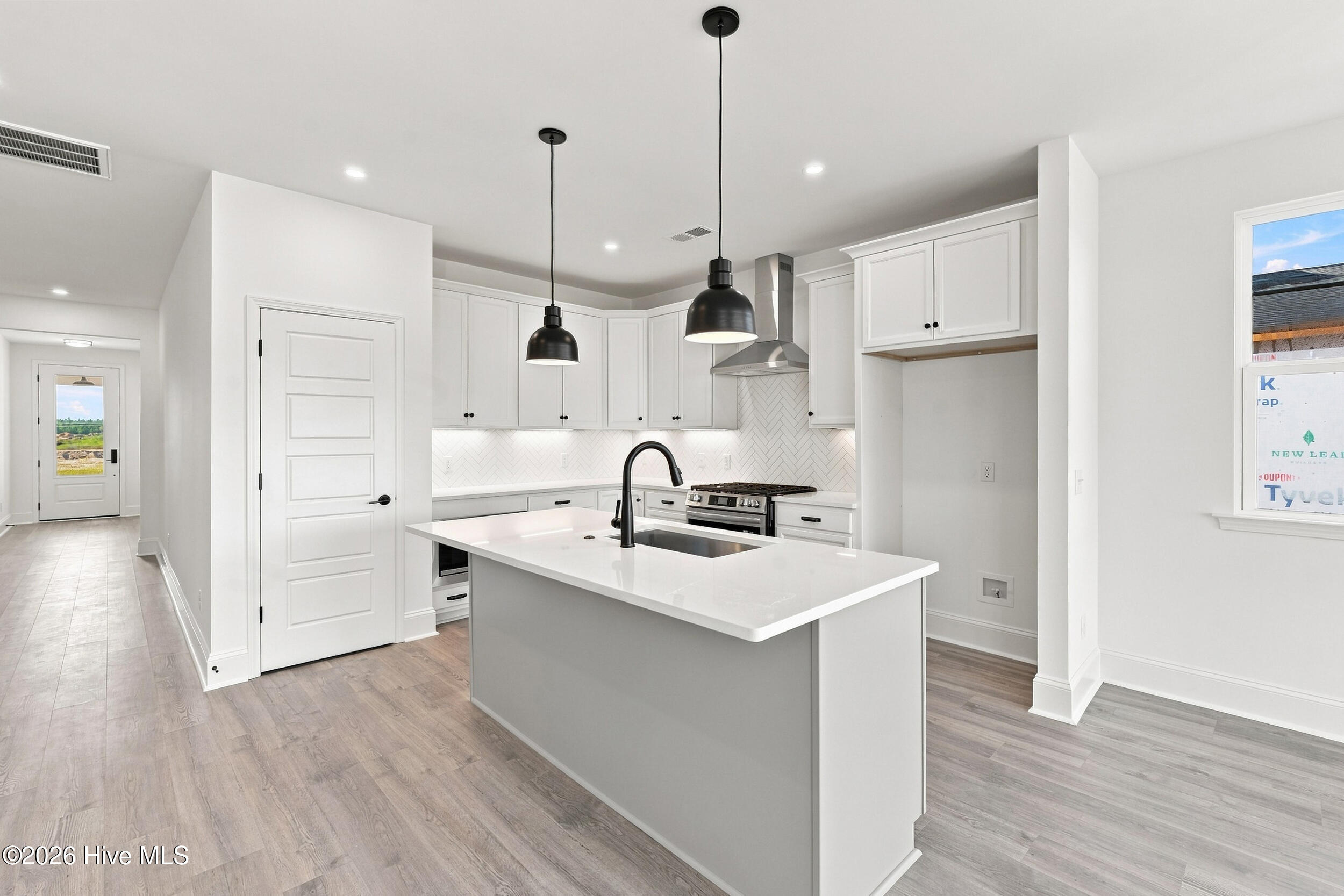 2212 Sandbrook Loop Property Photo 4
