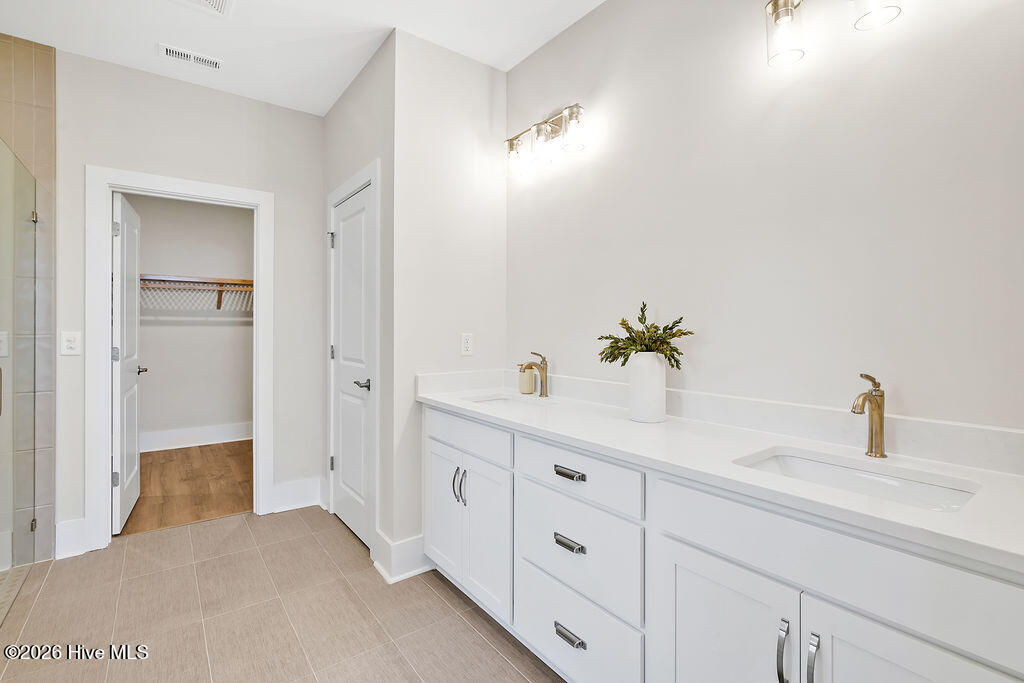 2212 Sandbrook Loop Property Photo 8
