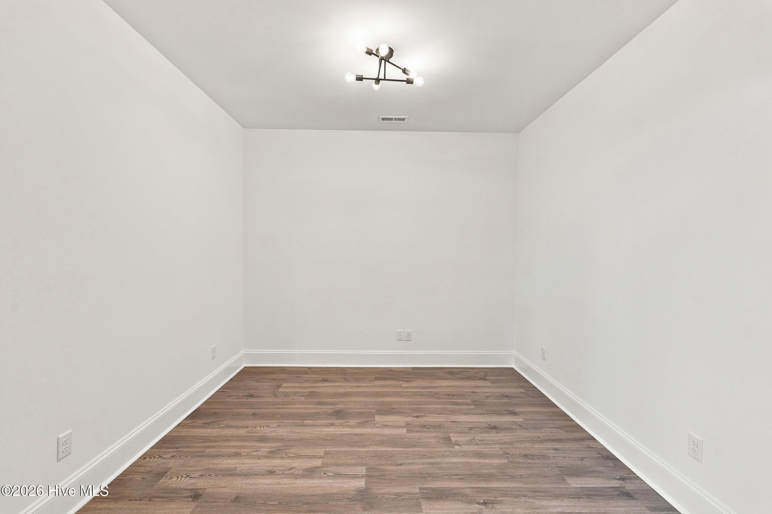 2212 Sandbrook Loop Property Photo 10