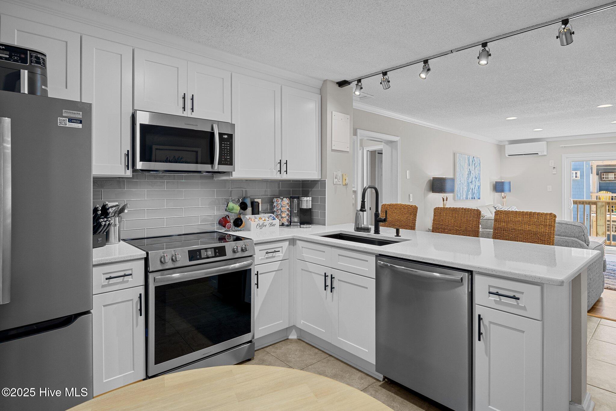2196 New River Inlet Road Unit 261 Property Photo 3
