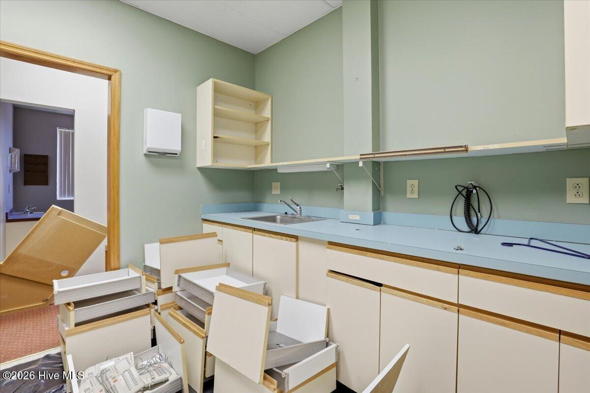 107 E Vernon Avenue Property Photo 14