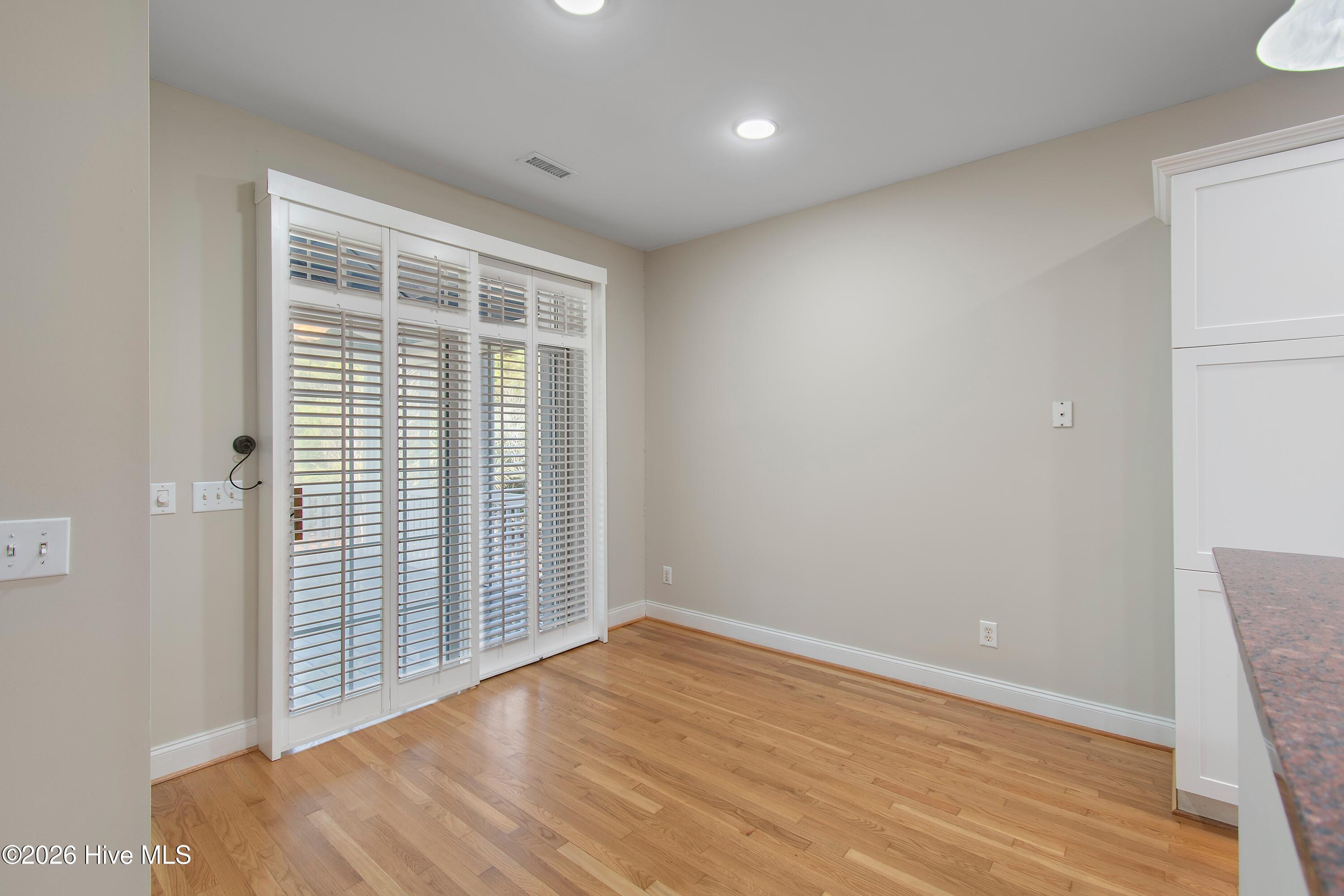 3687 Wingfoot Drive Property Photo 17