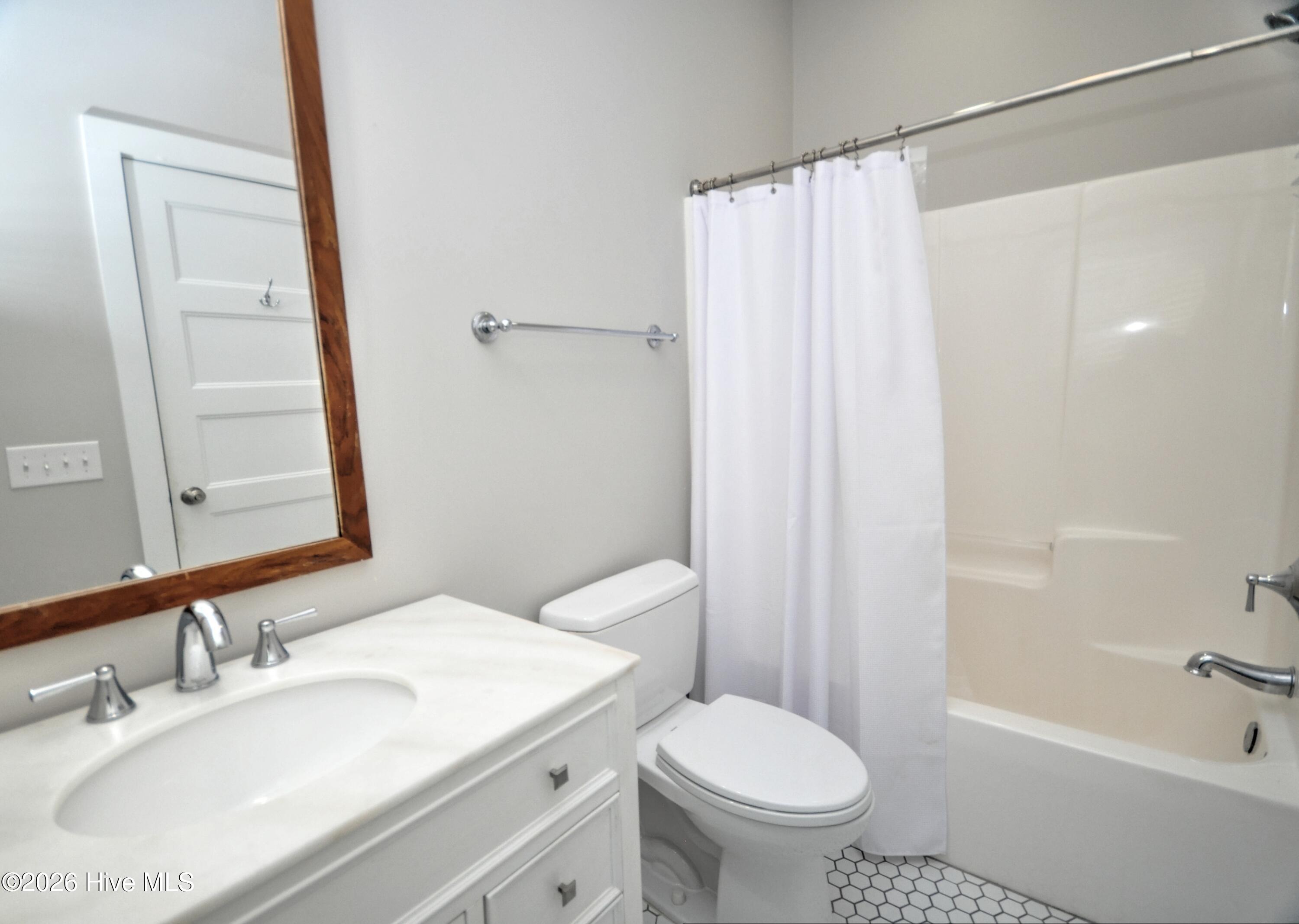 140 E First Street Property Photo 41