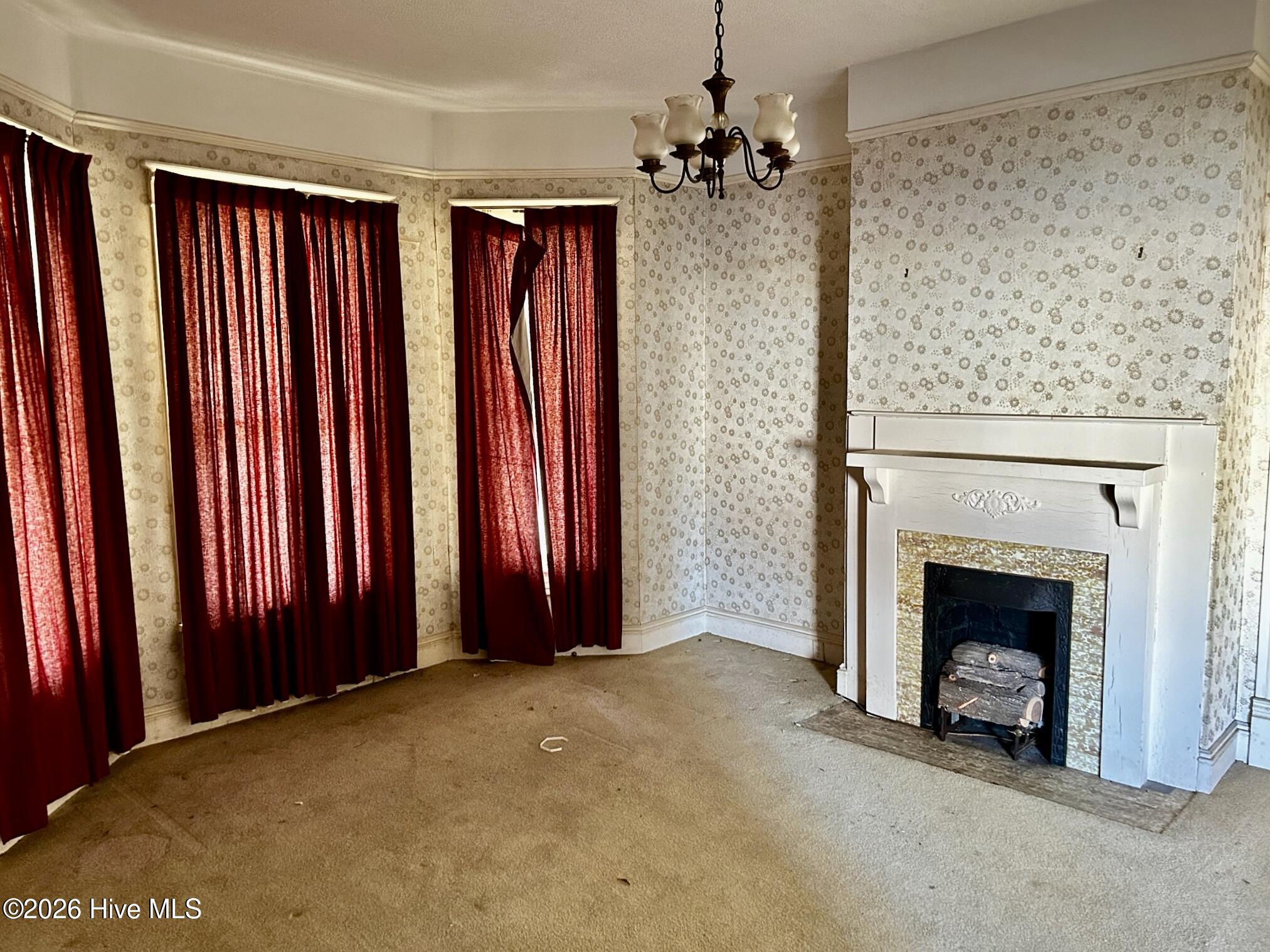 514 E Washington Street Property Photo 6