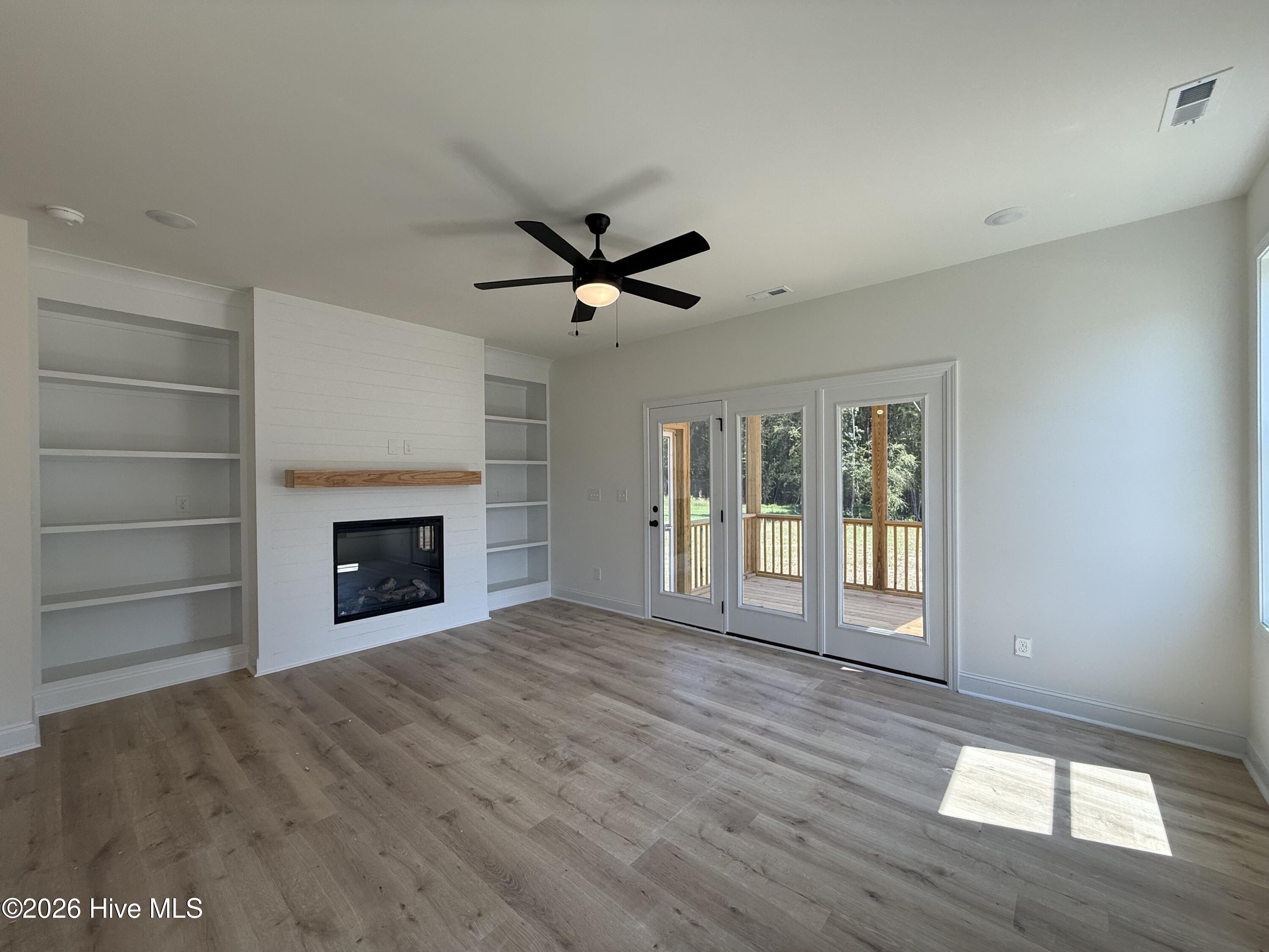137 Cardovia Way Property Photo 5