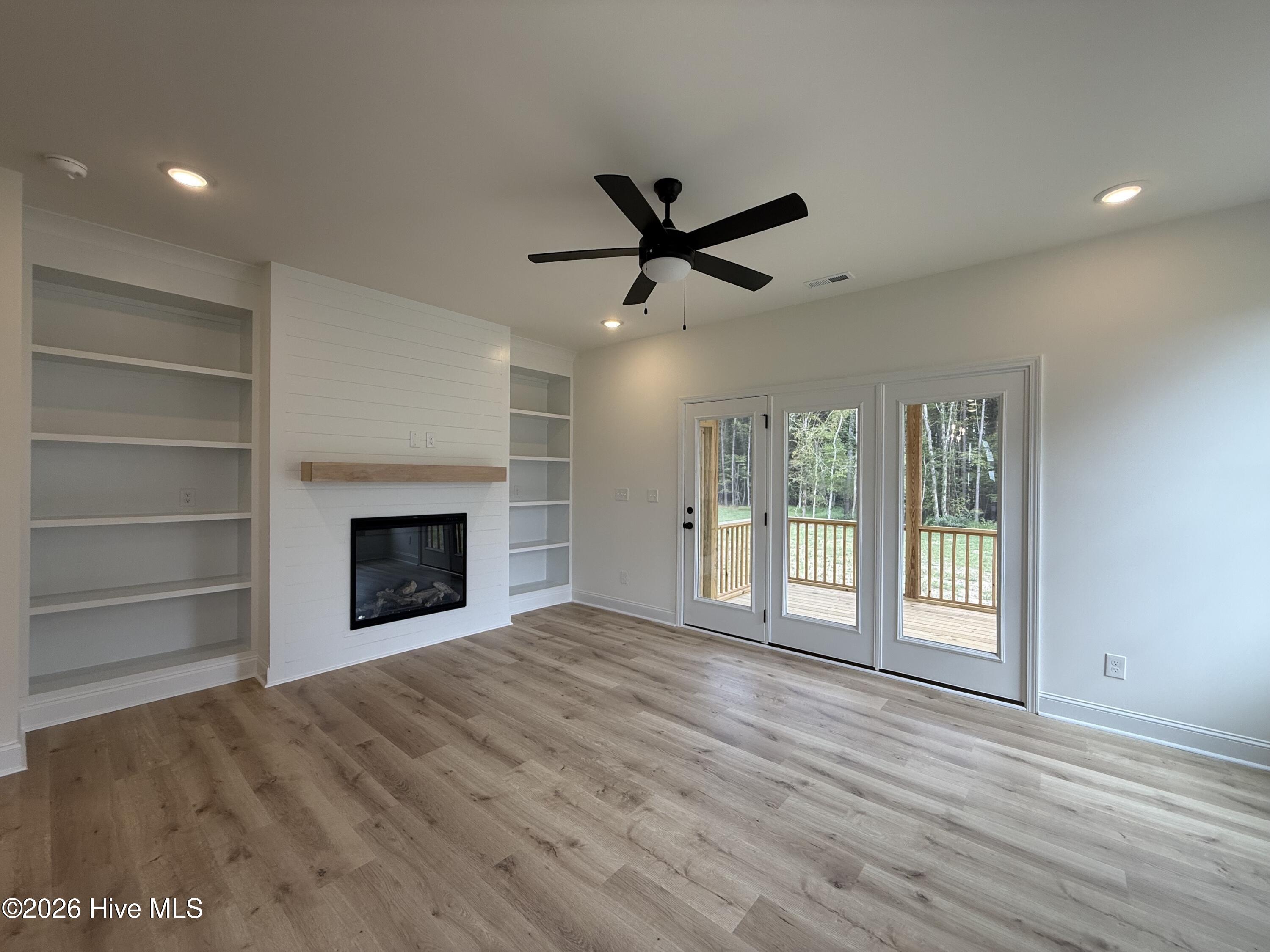 137 Cardovia Way Property Photo 7