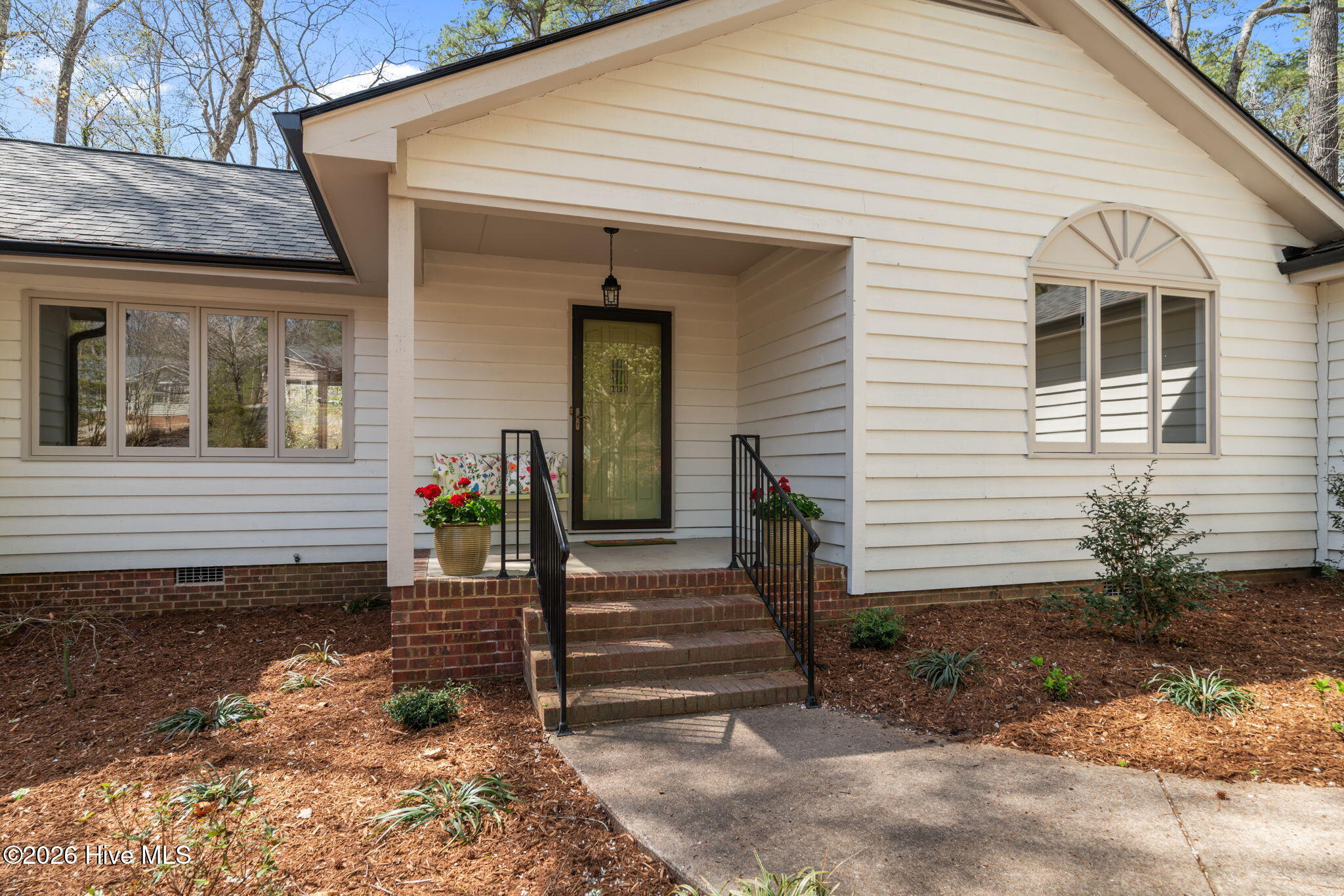 512 Argyll Drive Property Photo 3