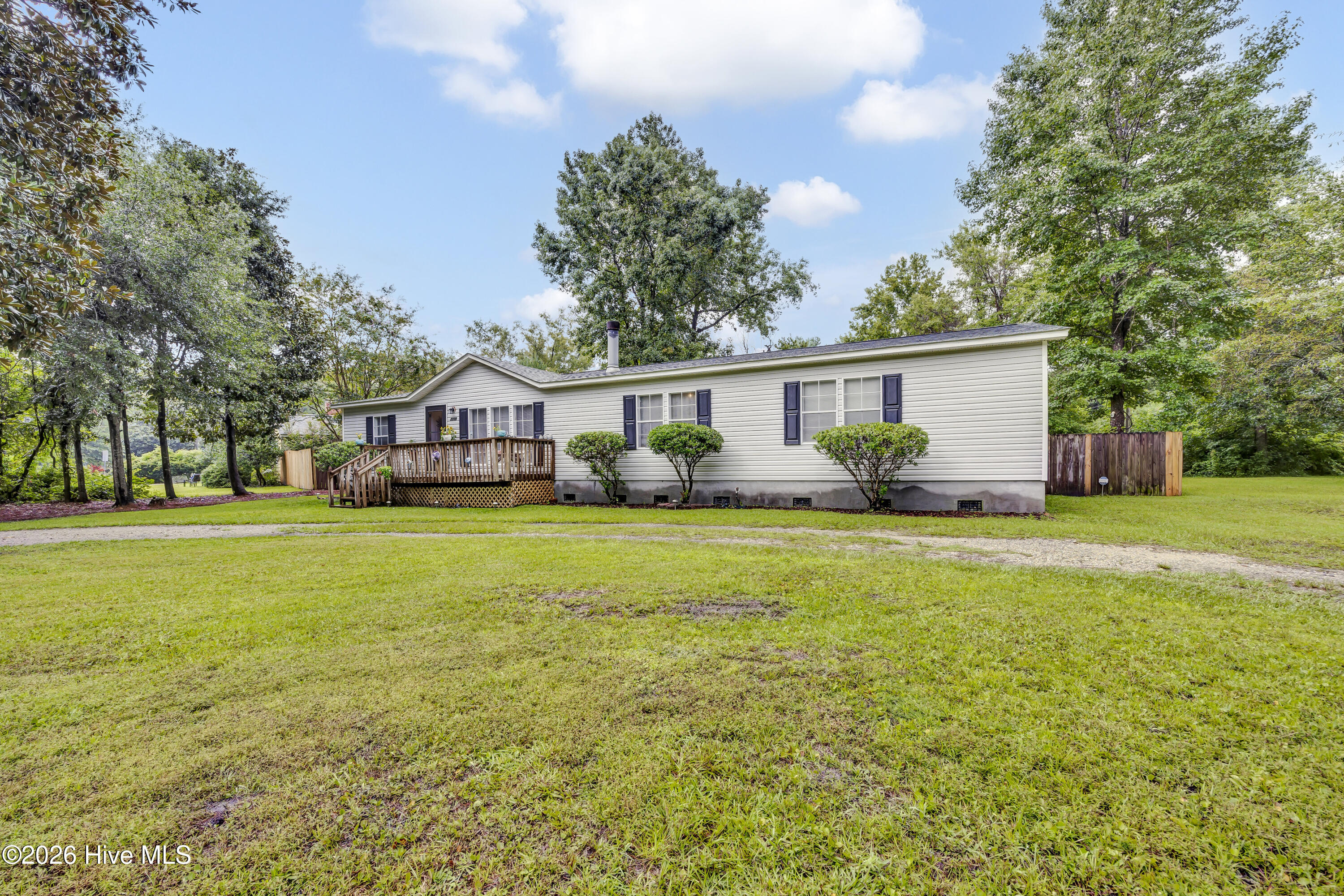 2109 E Lake Shore Drive Property Photo 2