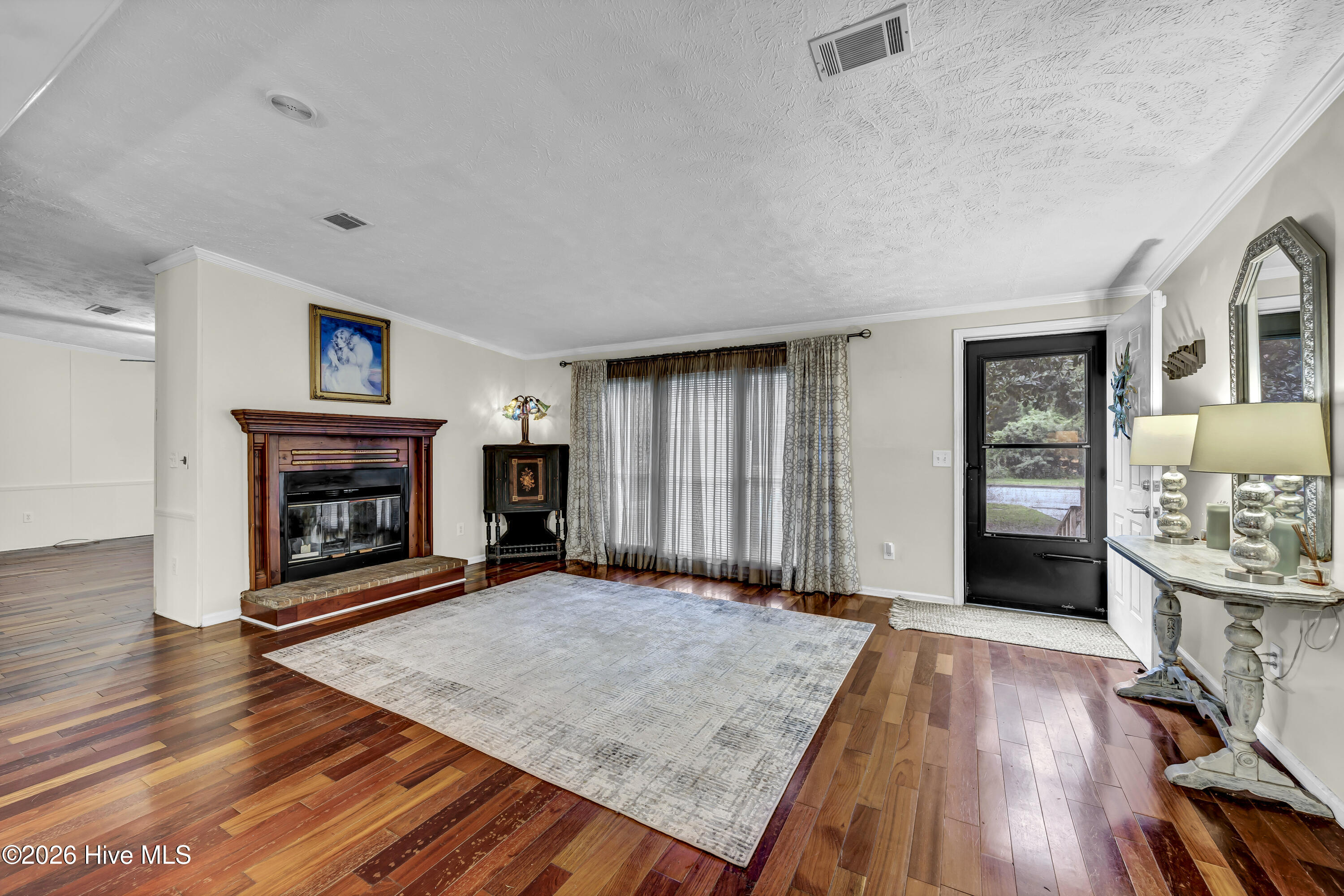 2109 E Lake Shore Drive Property Photo 5