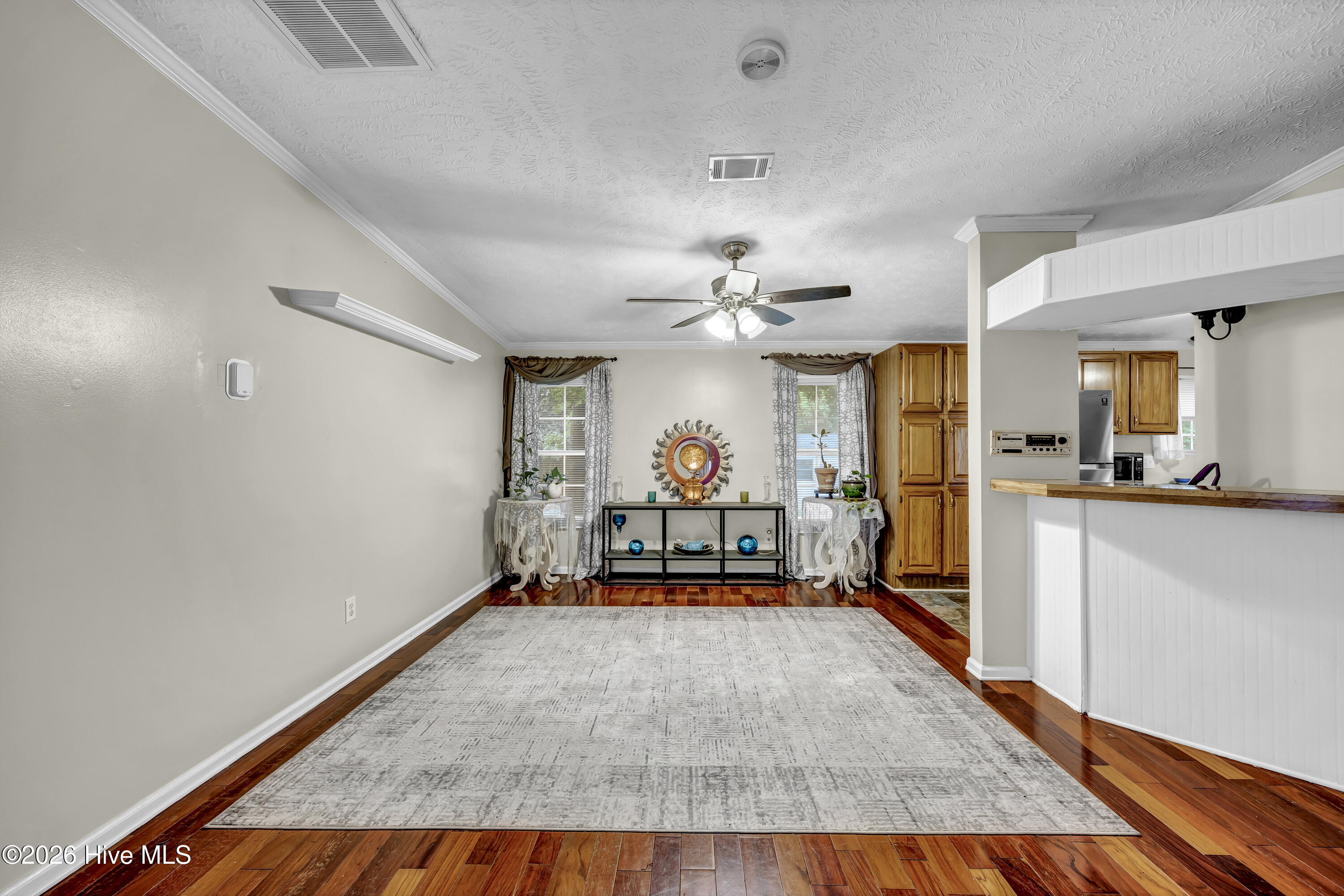 2109 E Lake Shore Drive Property Photo 6