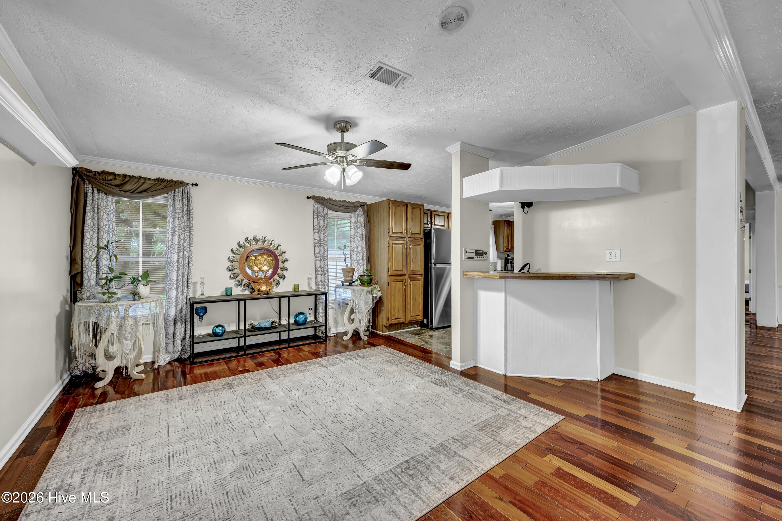 2109 E Lake Shore Drive Property Photo 7