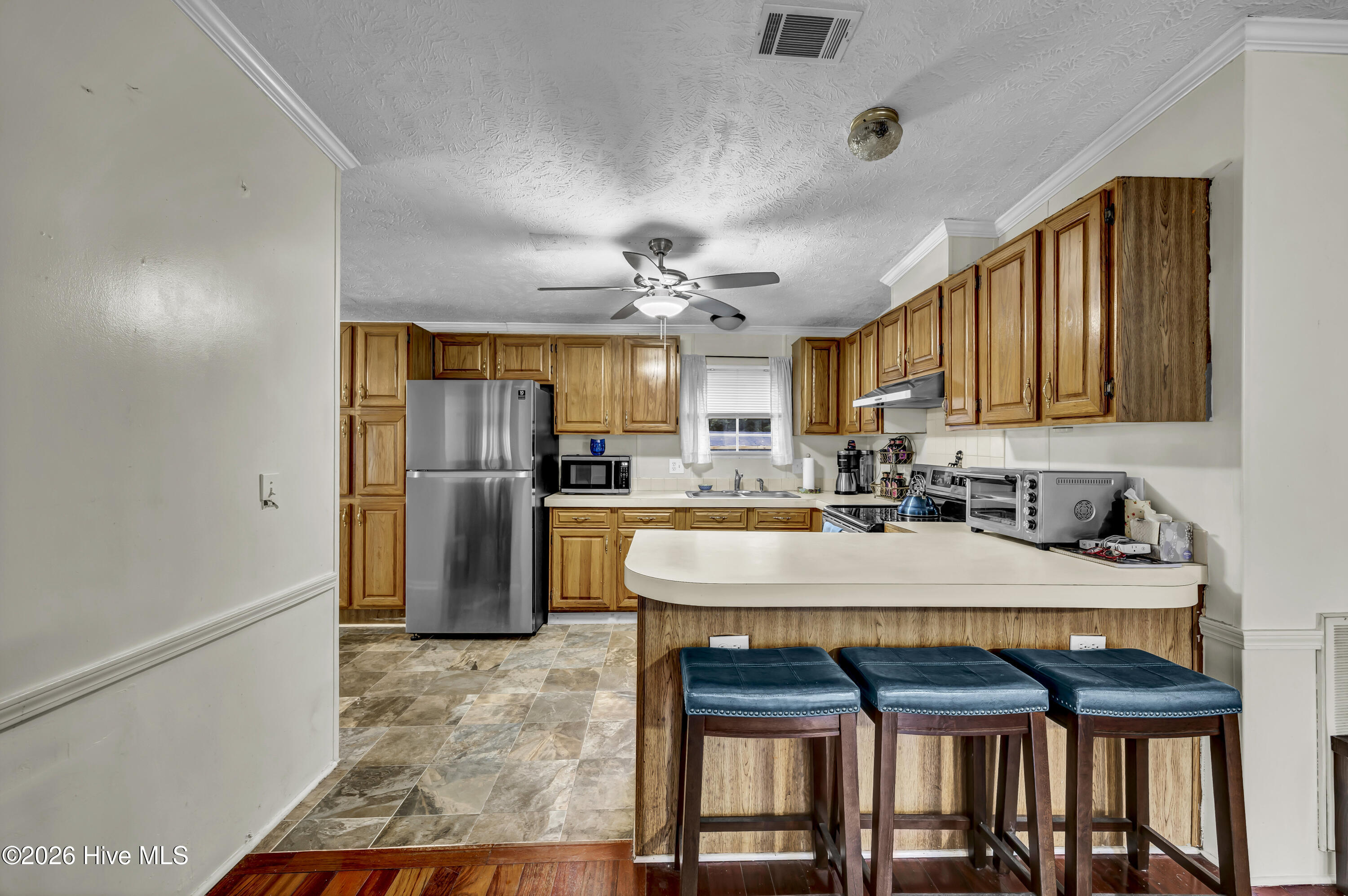 2109 E Lake Shore Drive Property Photo 9