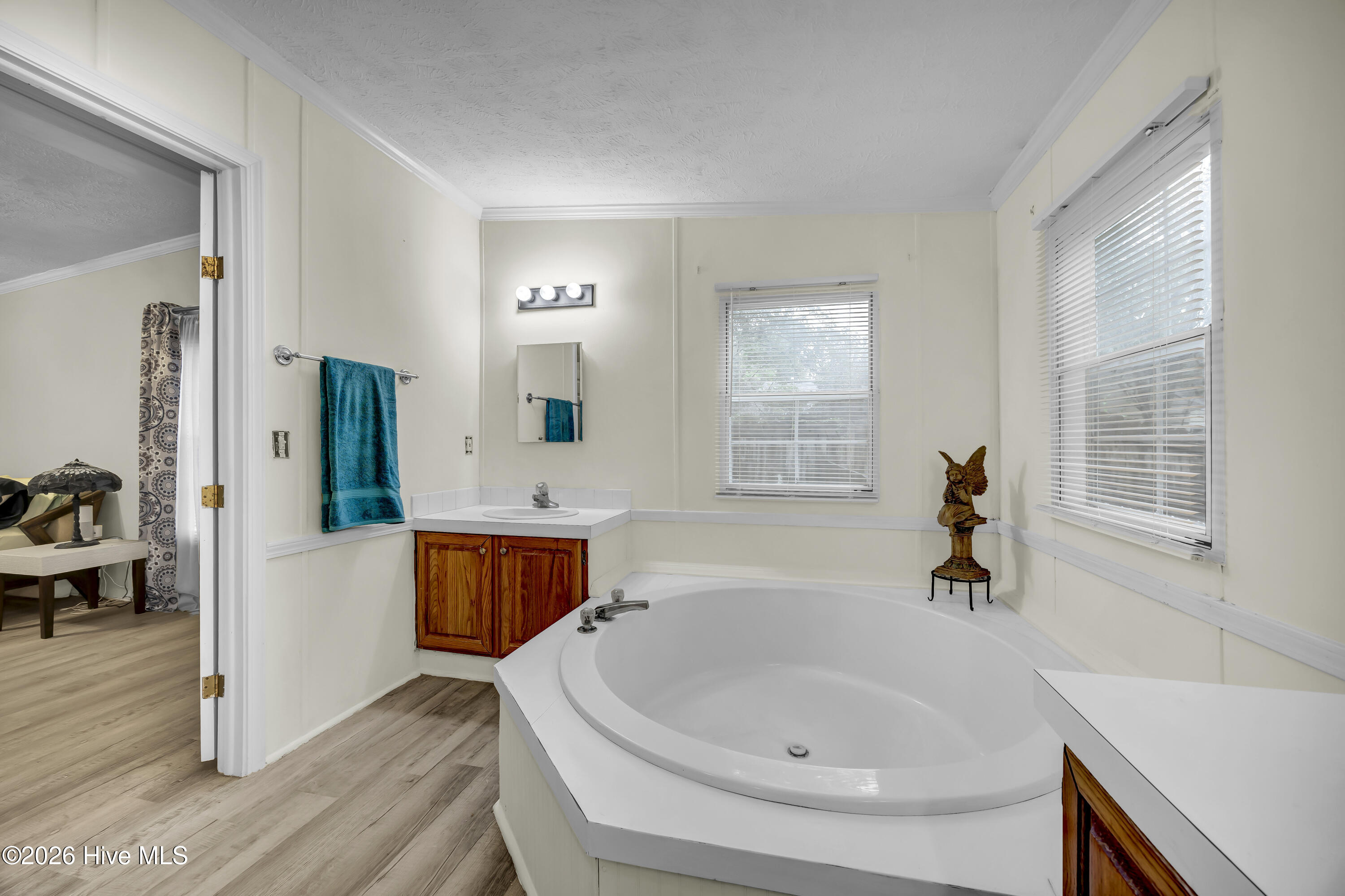 2109 E Lake Shore Drive Property Photo 23
