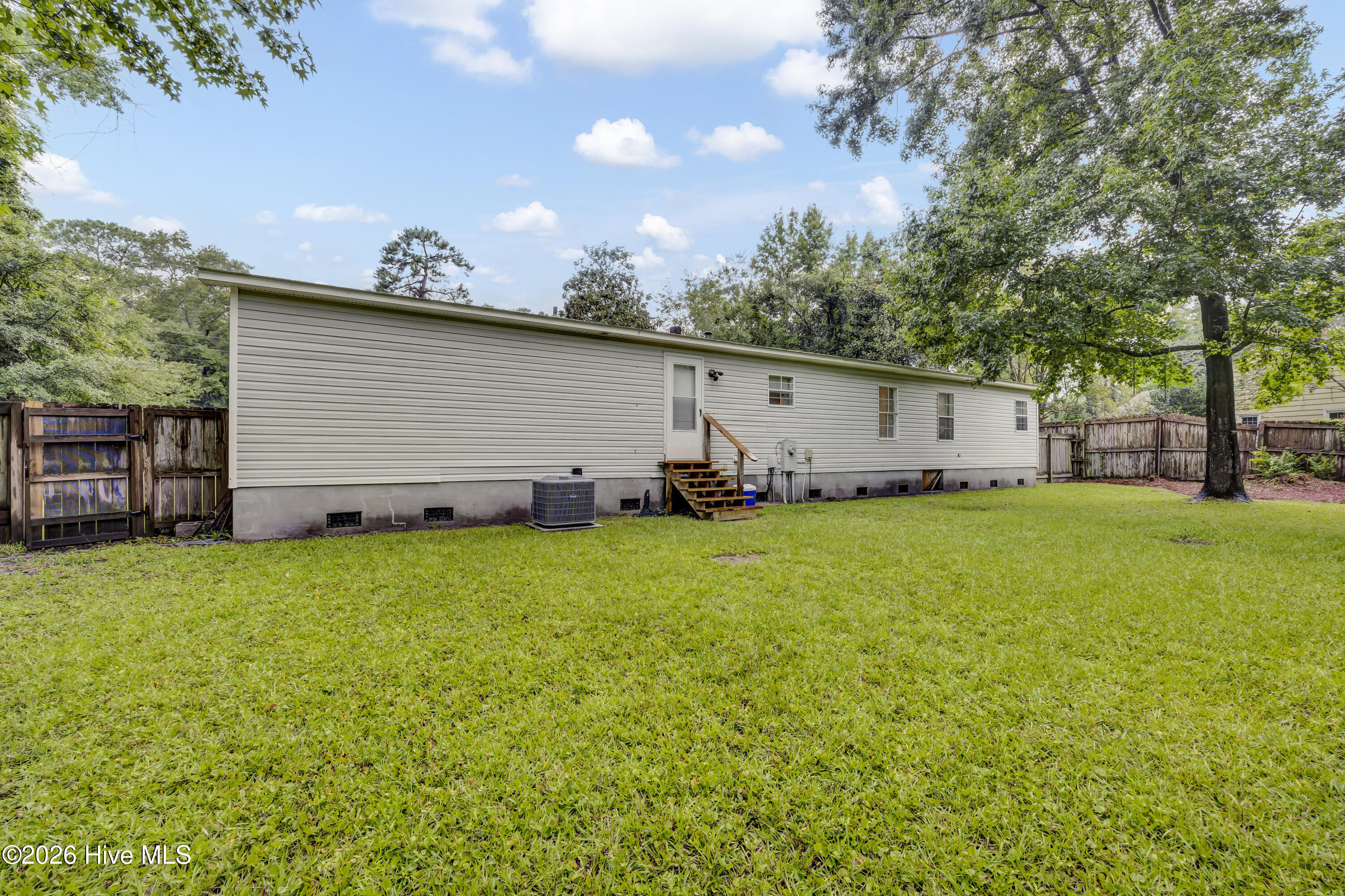 2109 E Lake Shore Drive Property Photo 26