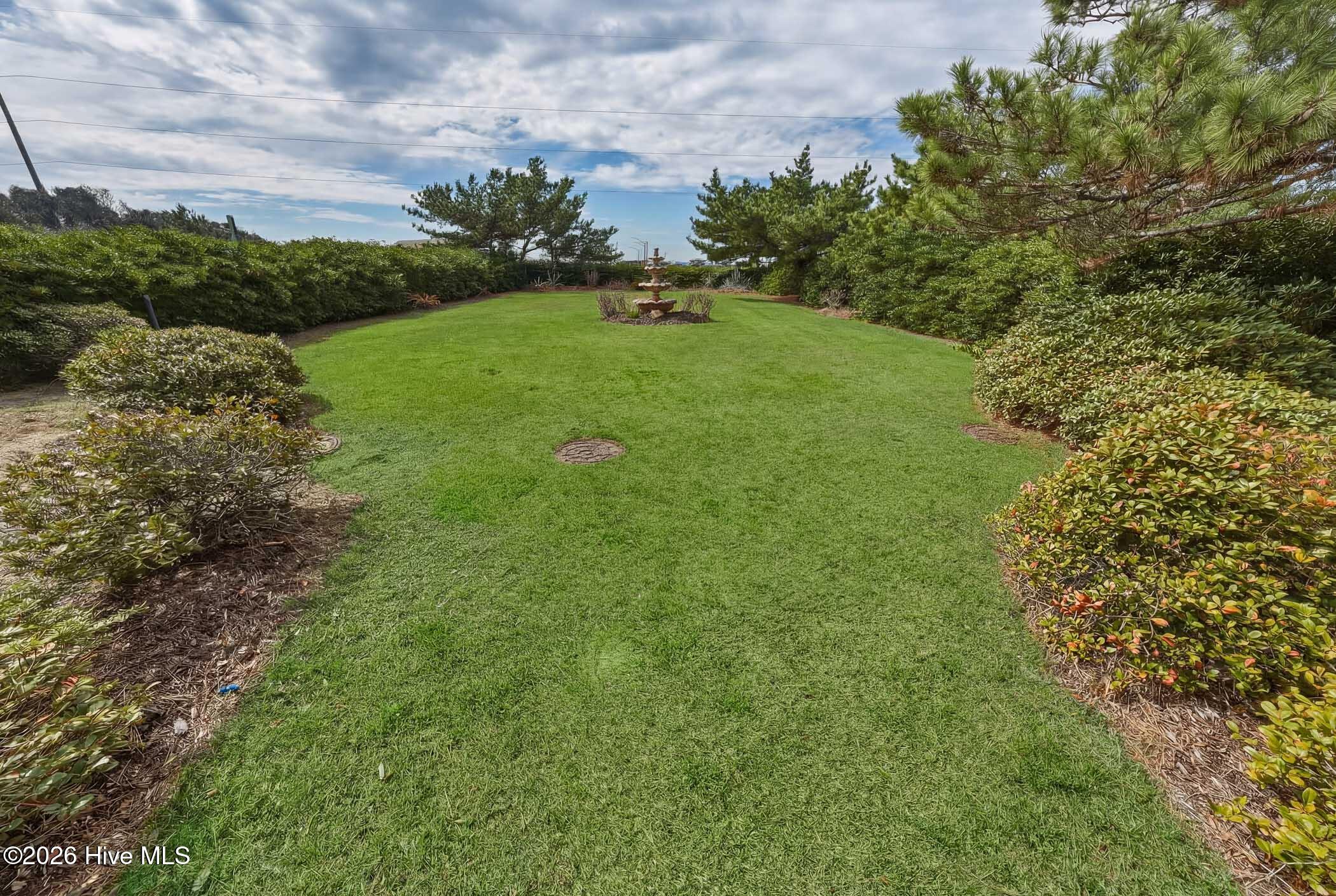 6715 S Croatan Highway Property Photo 4