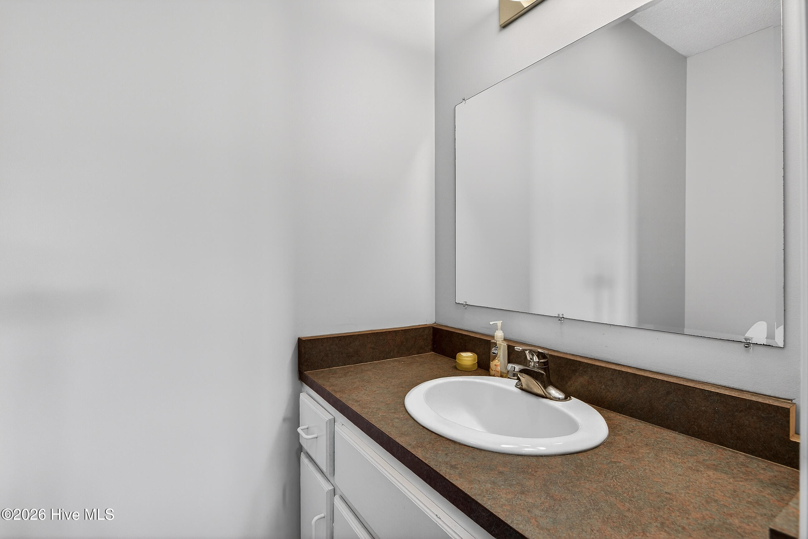 215 Station Street Property Photo 30