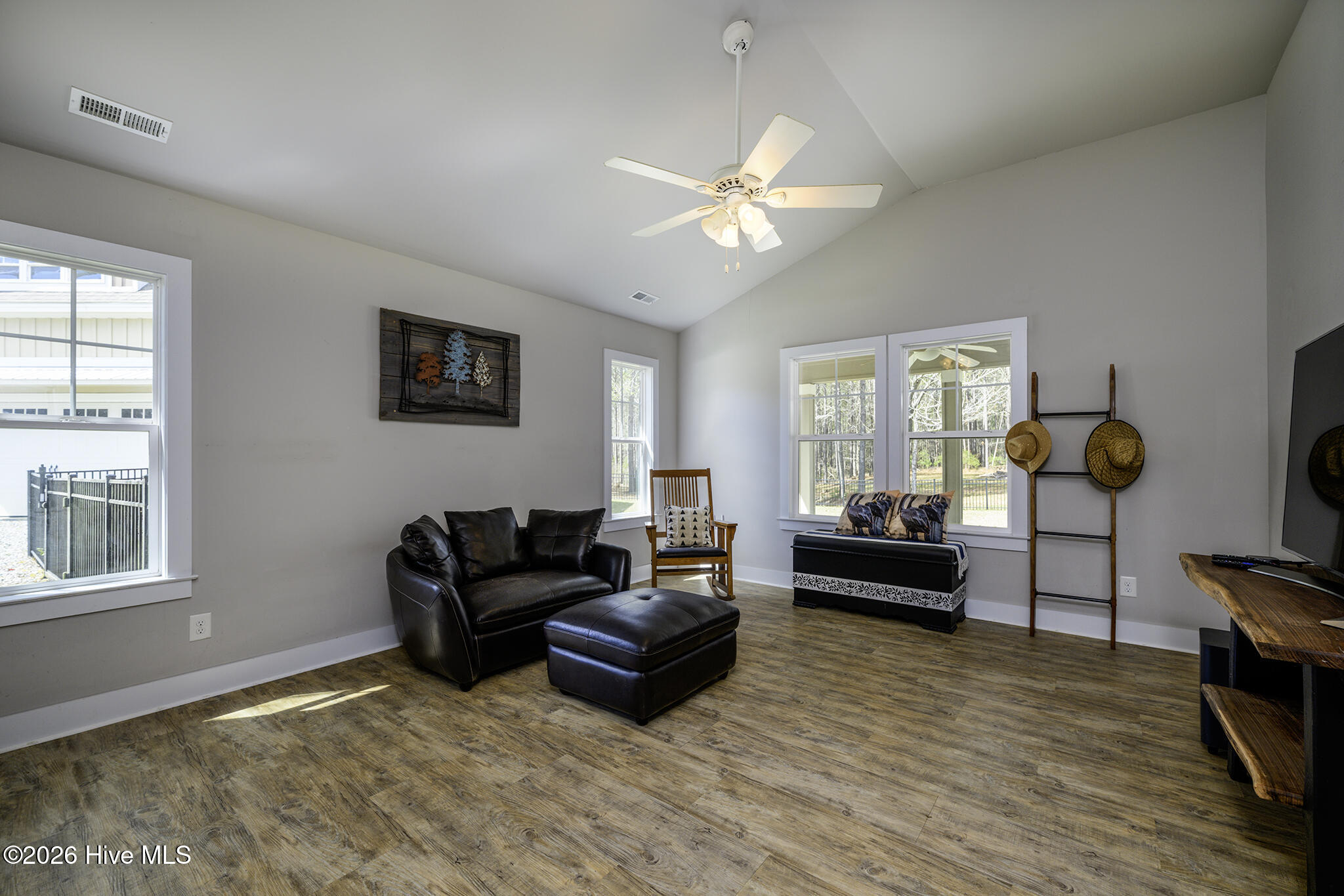 308 Wild Swan Lane Property Photo 9