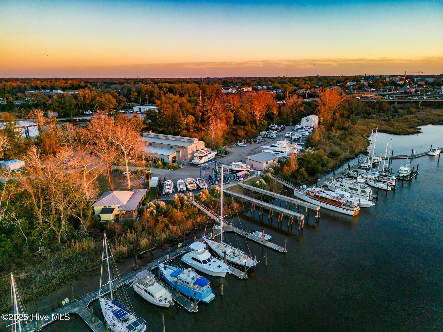 1701 N Jel Wade Drive H Property Photo 4