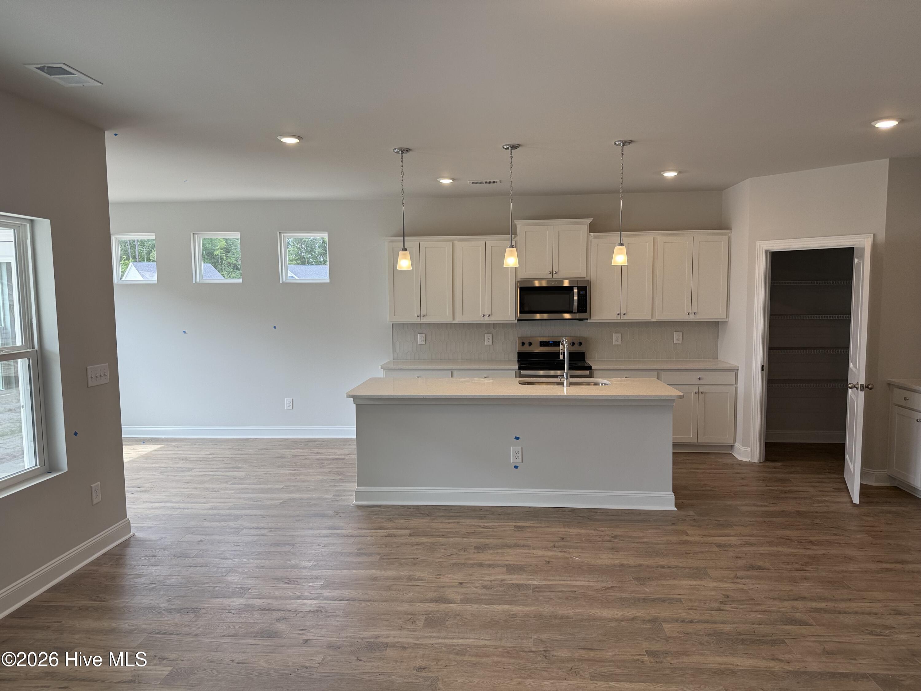 1132 Forest Bend Drive Nw Property Photo 4