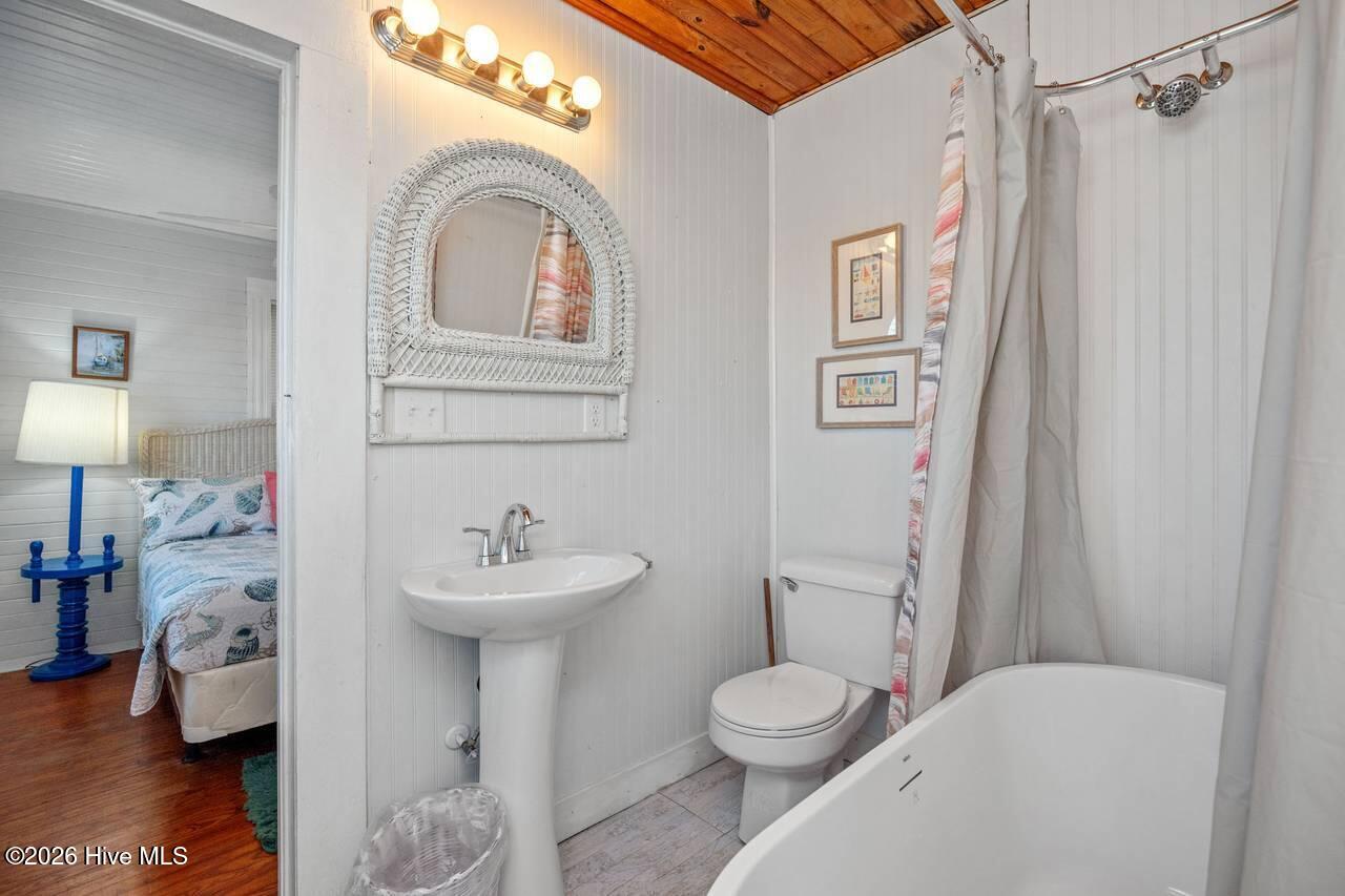3016 W Beach Drive Property Photo 36