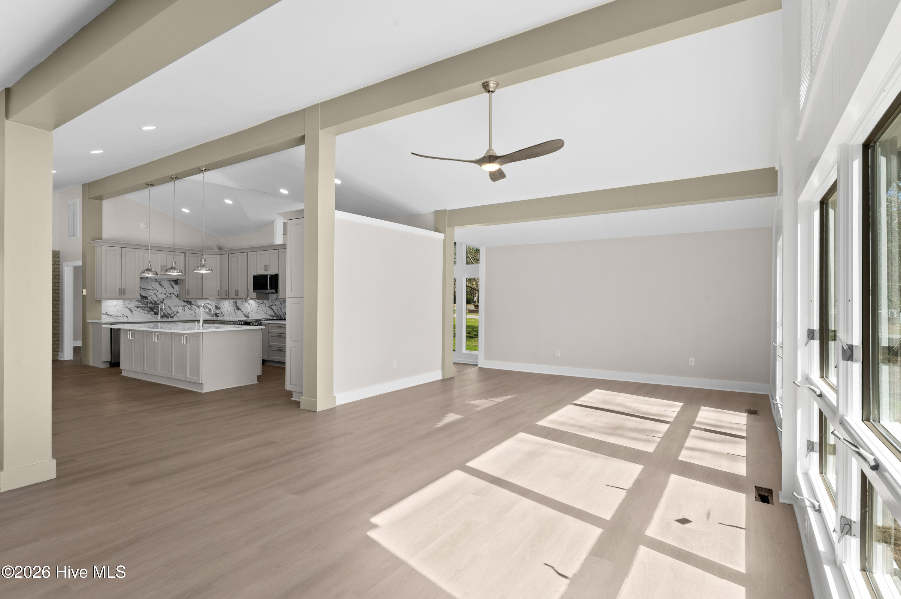 1000 Pine Street Property Photo 15