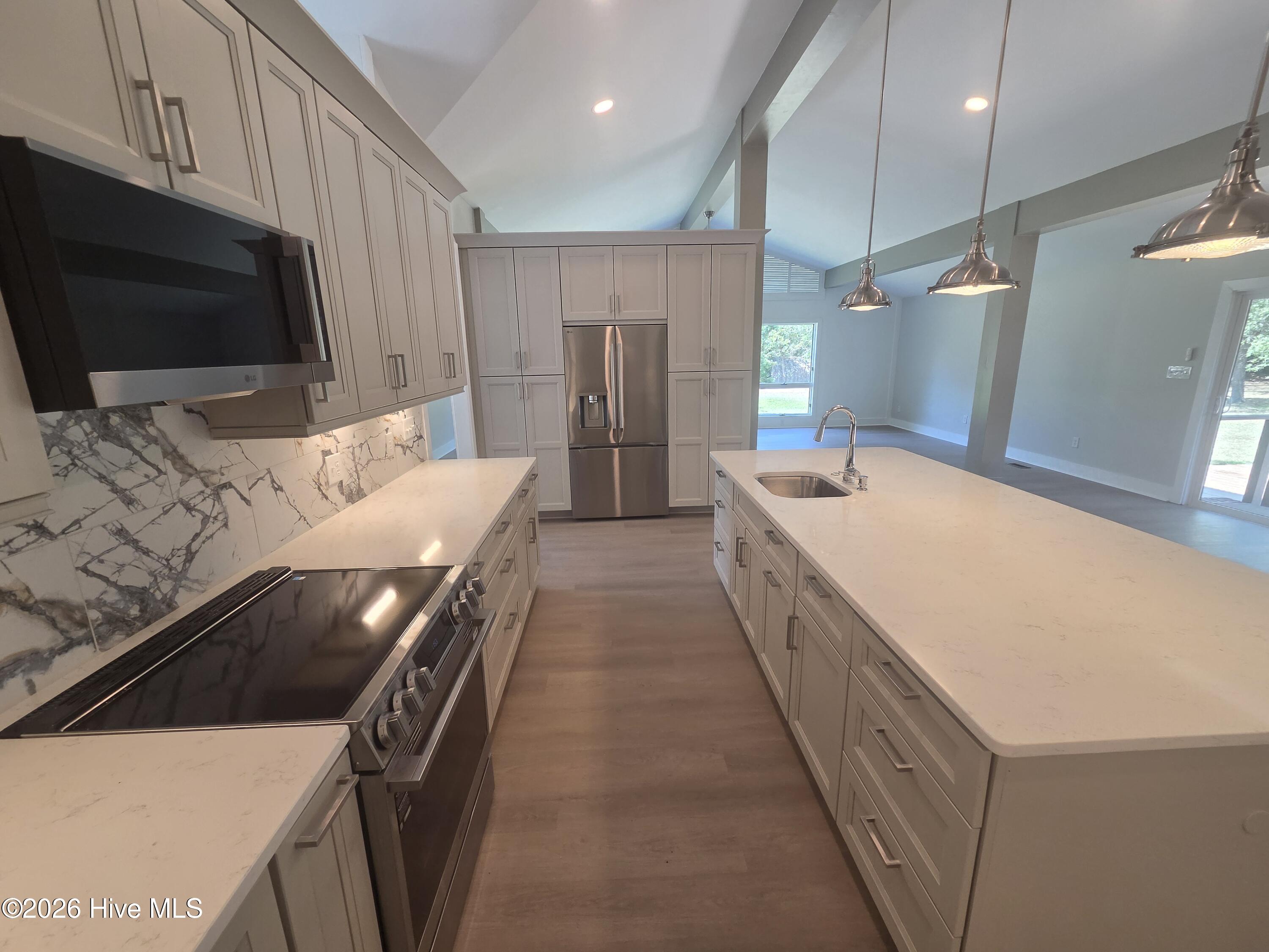1000 Pine Street Property Photo 26