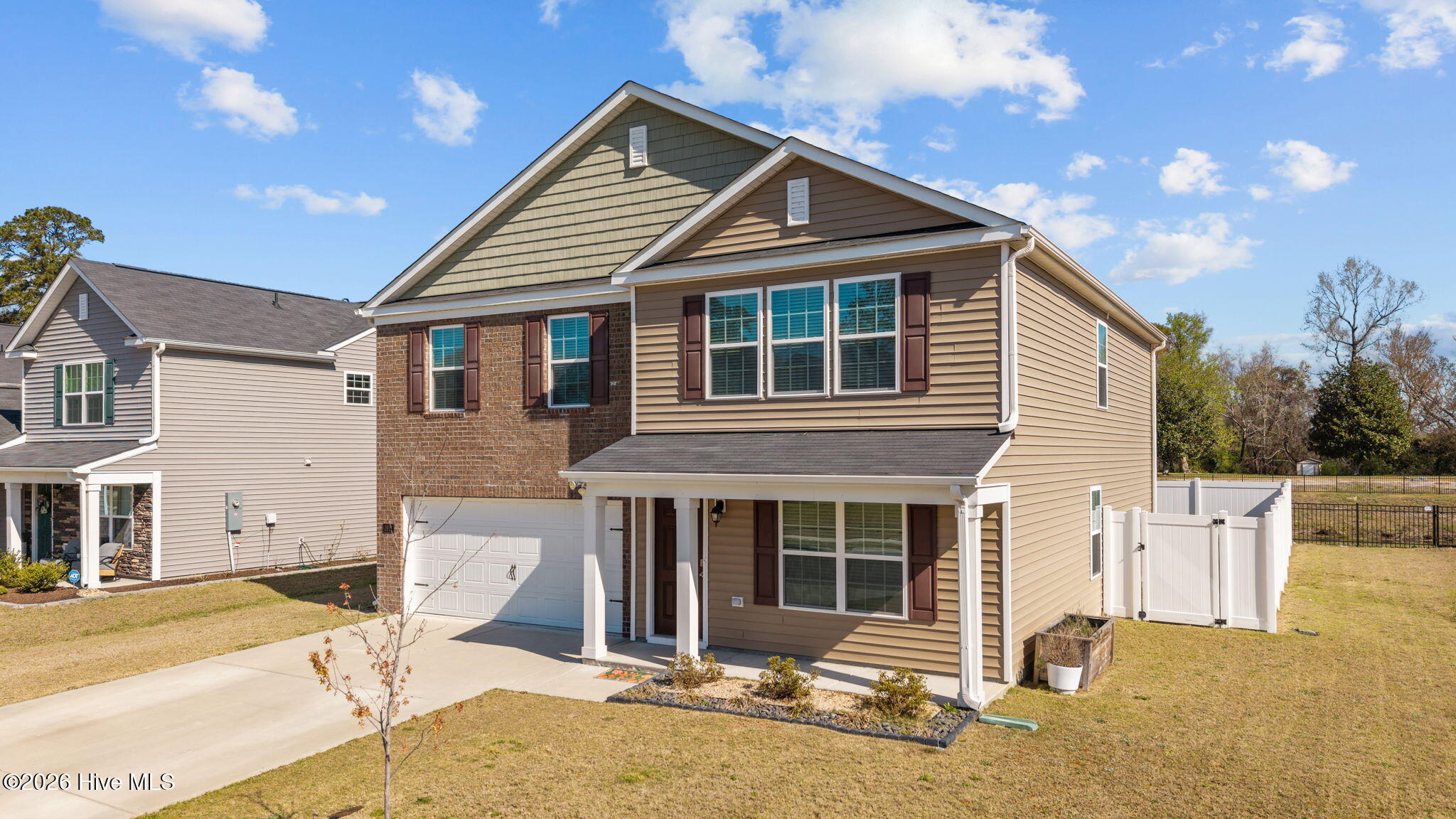 1917 Rolling Meadows Drive Property Photo 3