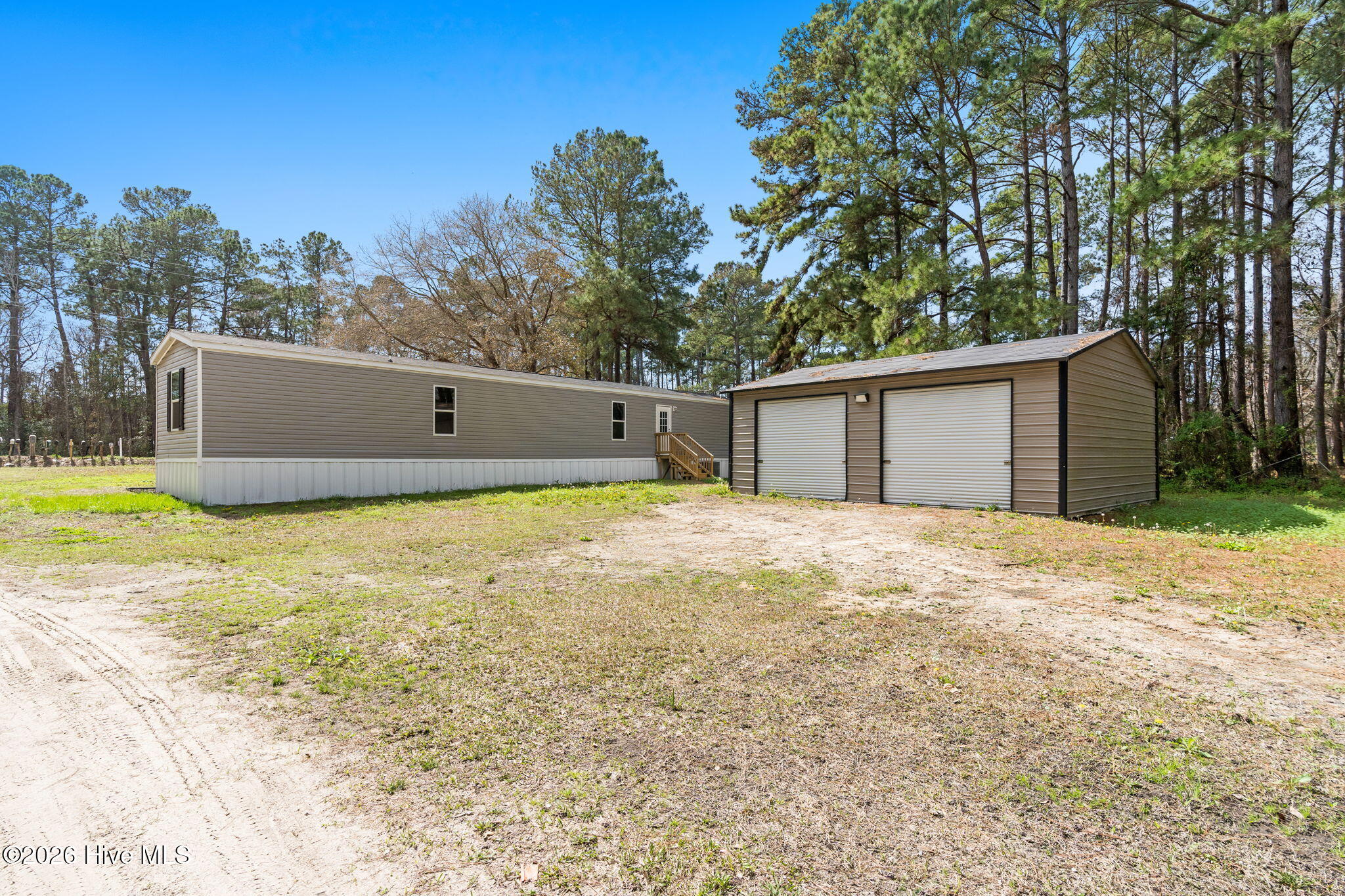 1396 Stanley Road Sw Property Photo 2