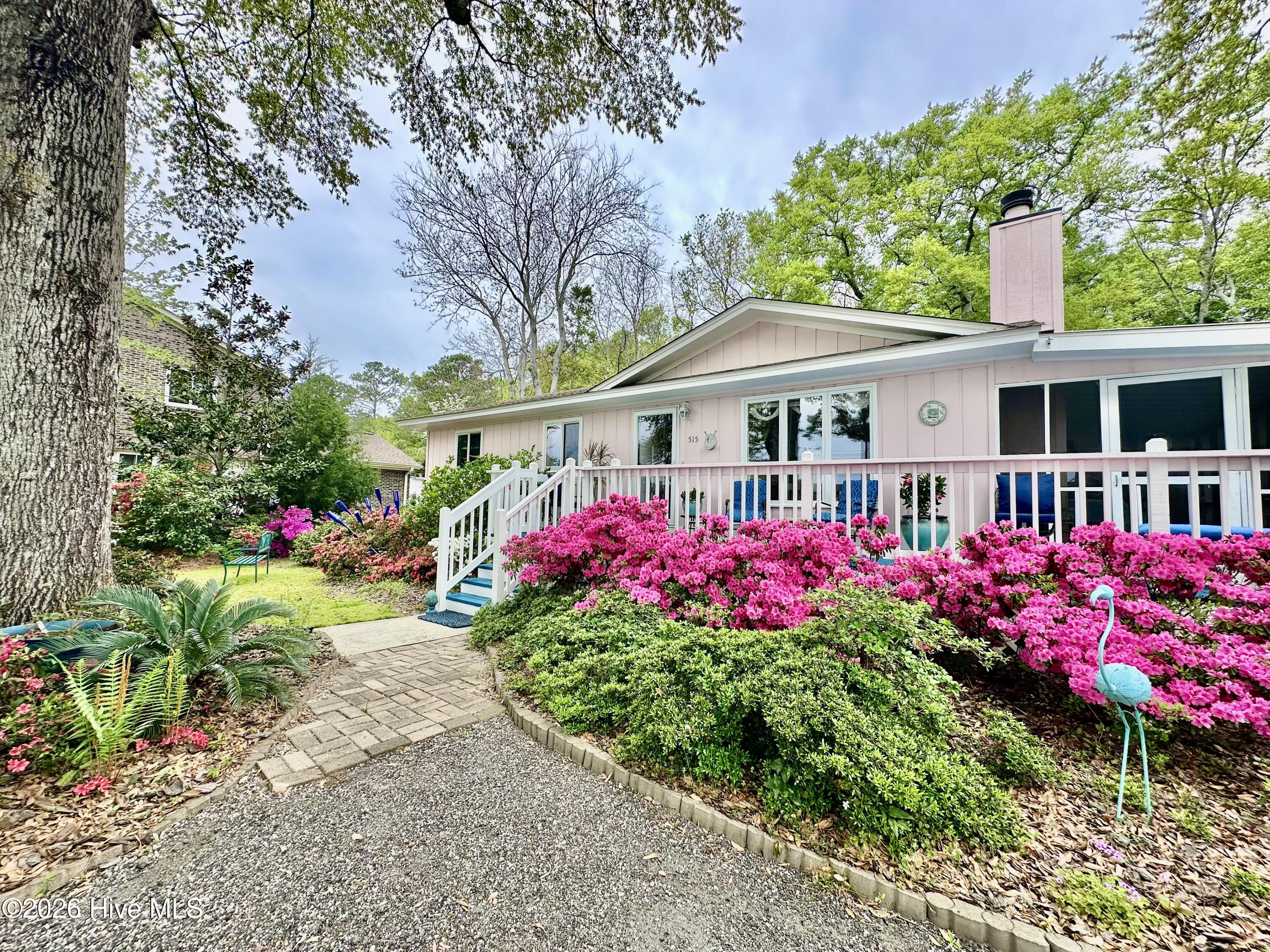 515 Shoreline Drive E Property Photo 1