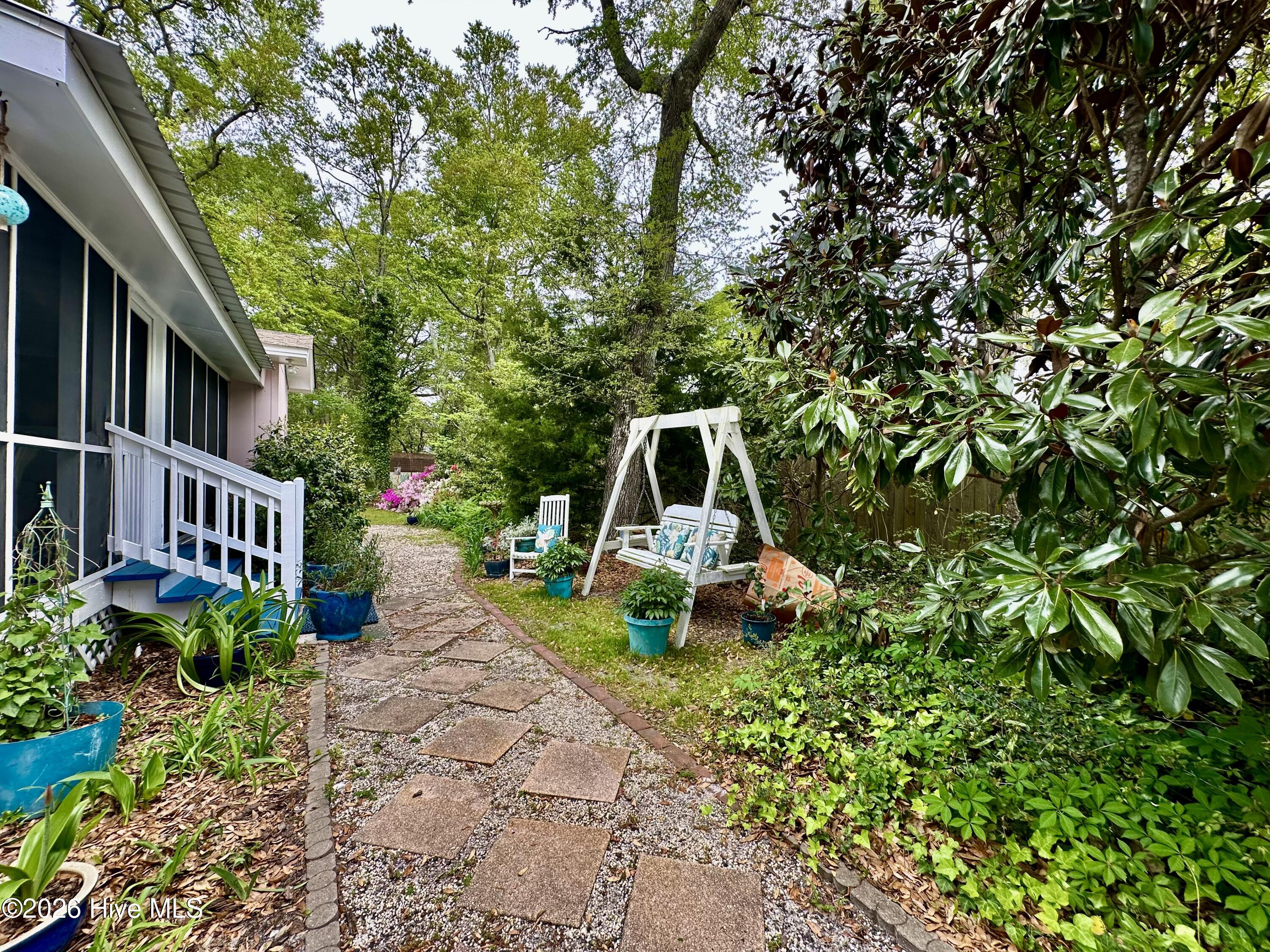 515 Shoreline Drive E Property Photo 26