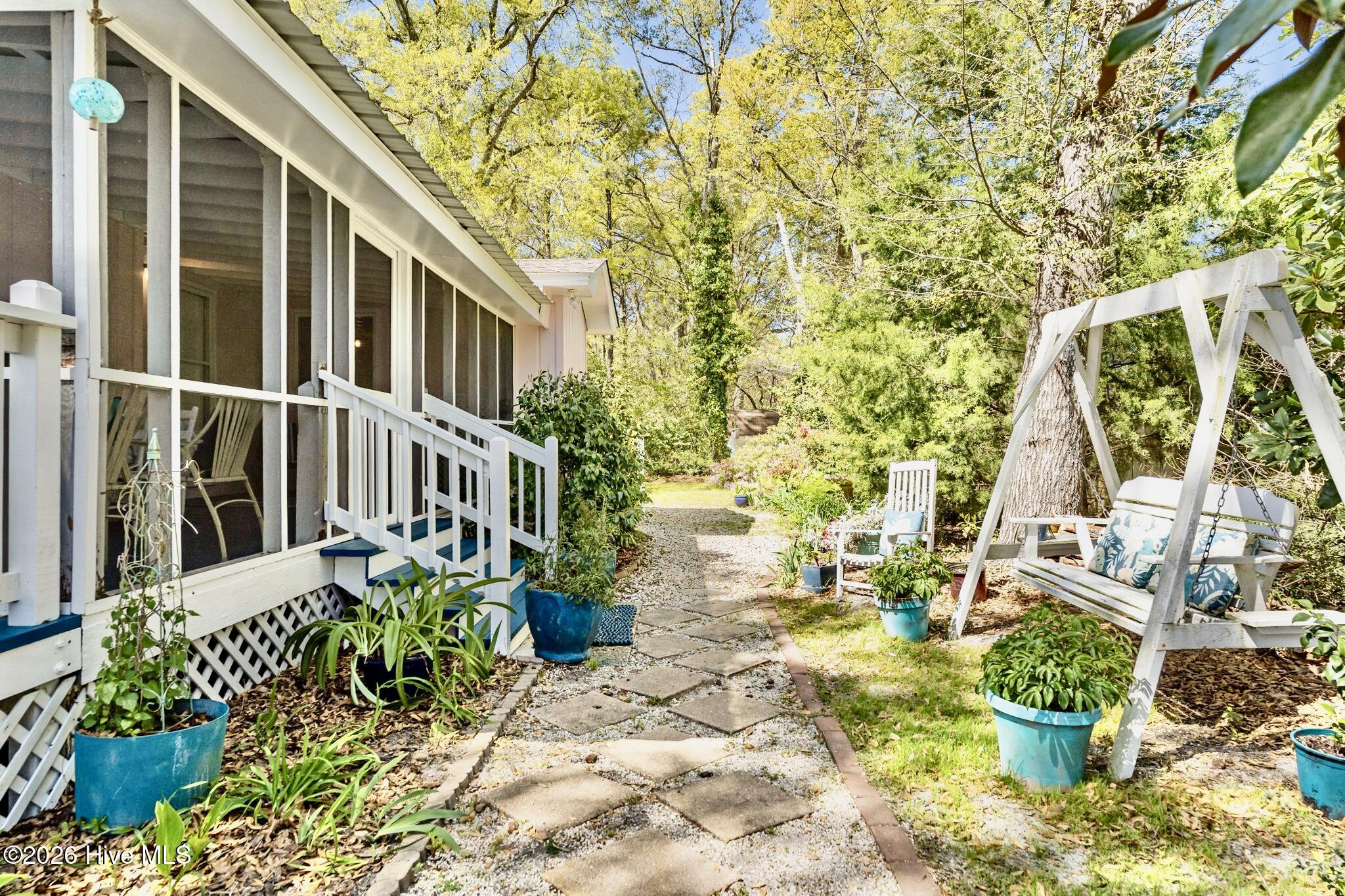 515 Shoreline Drive E Property Photo 27