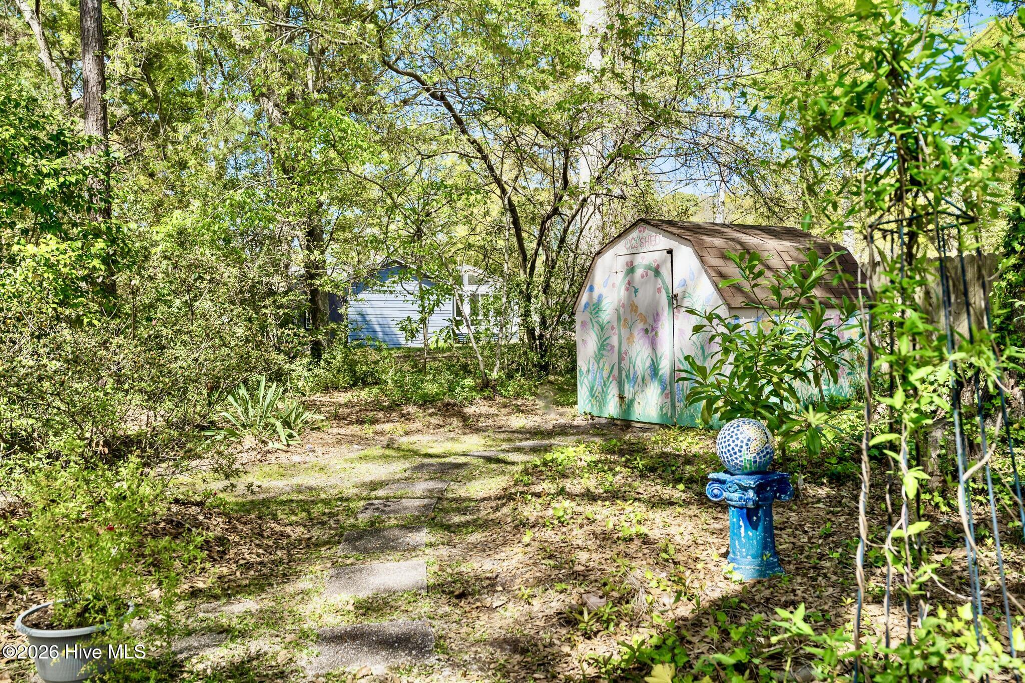 515 Shoreline Drive E Property Photo 28