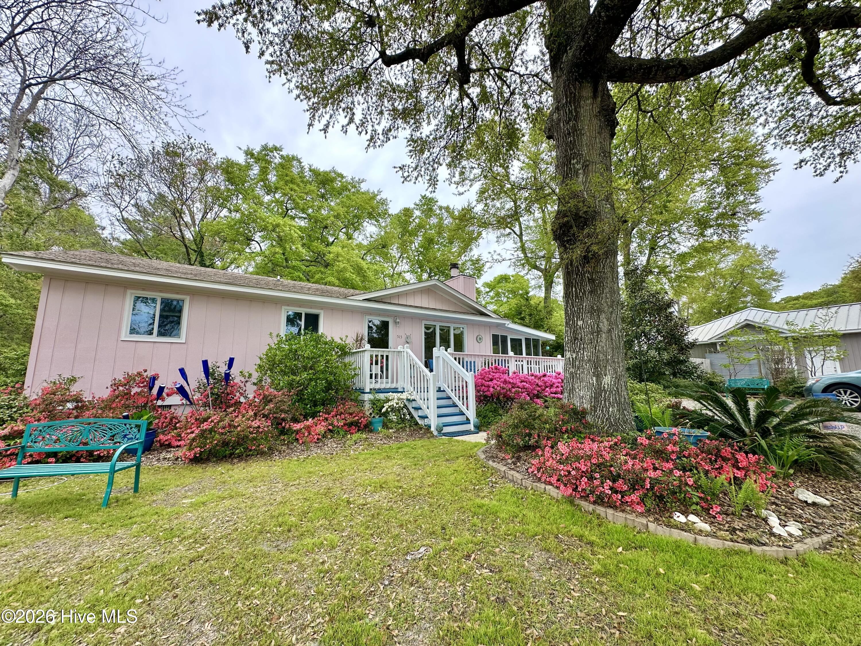 515 Shoreline Drive E Property Photo 32