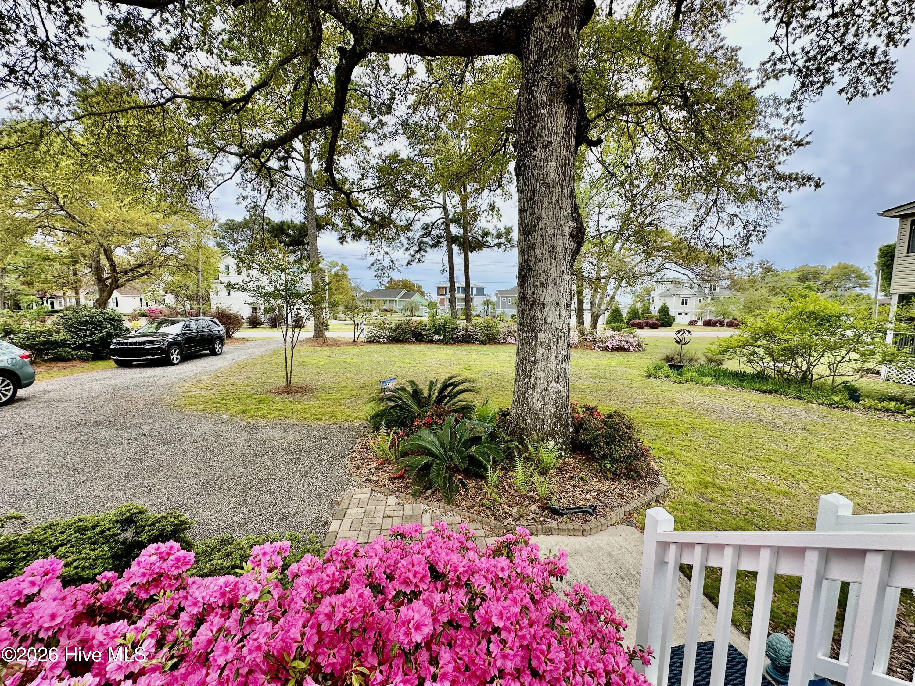 515 Shoreline Drive E Property Photo 33