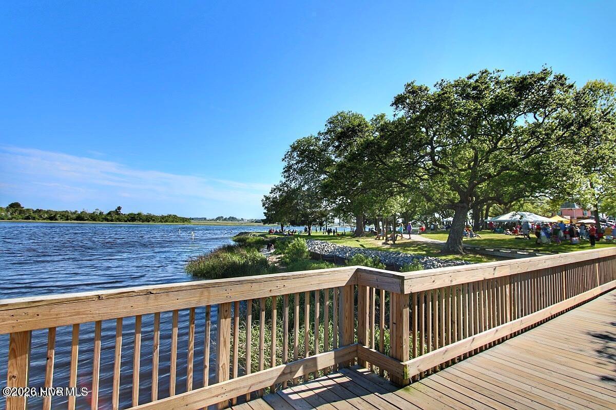 515 Shoreline Drive E Property Photo 41
