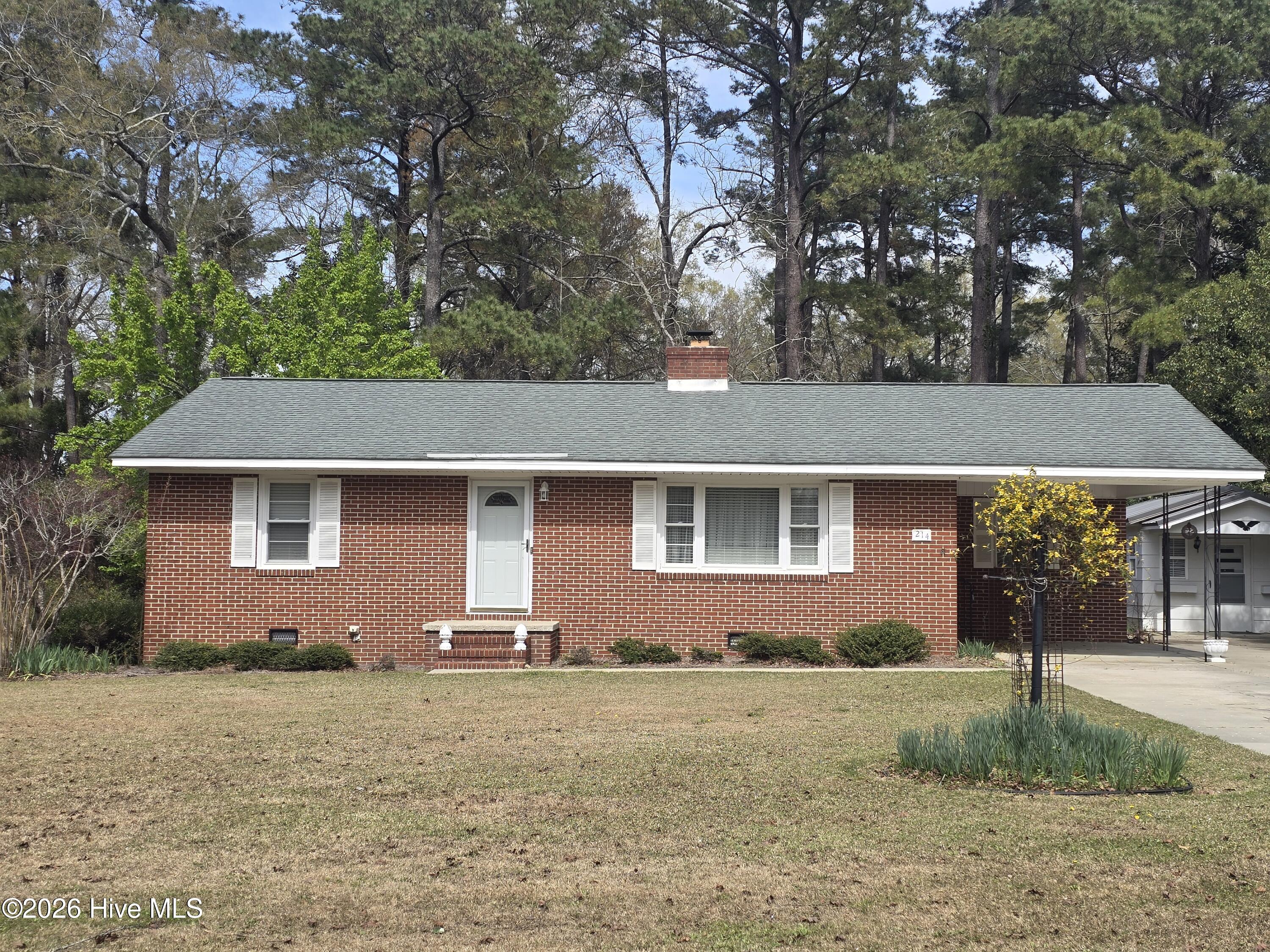 214 E Bladen Street Property Photo 4