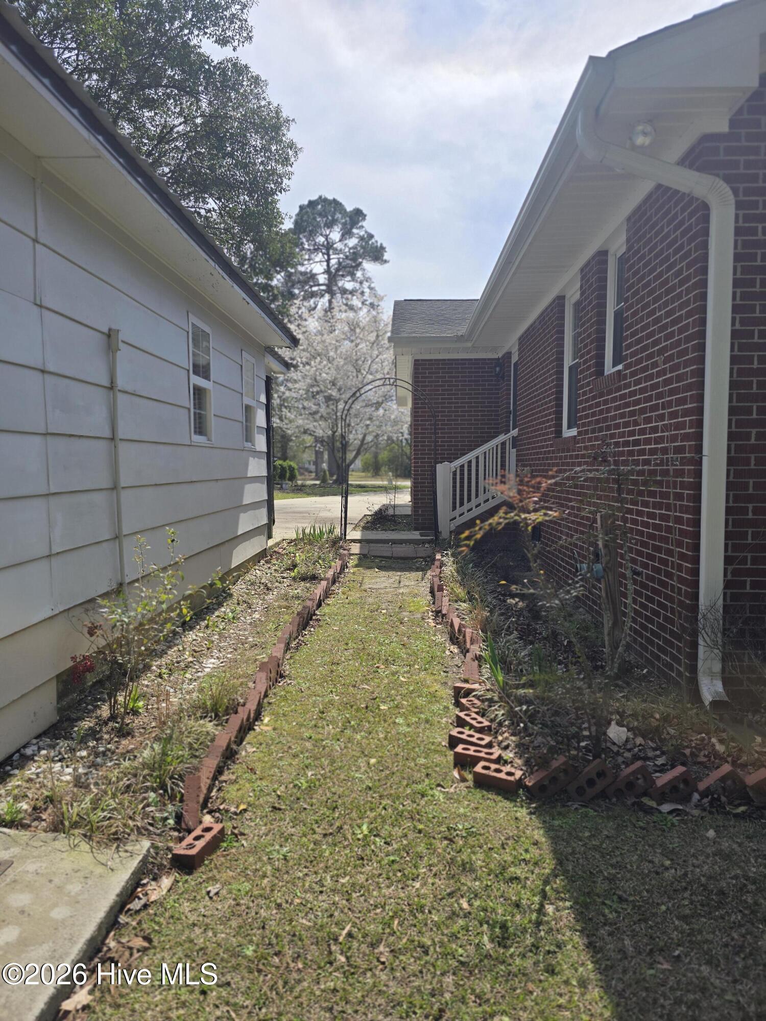 214 E Bladen Street Property Photo 9
